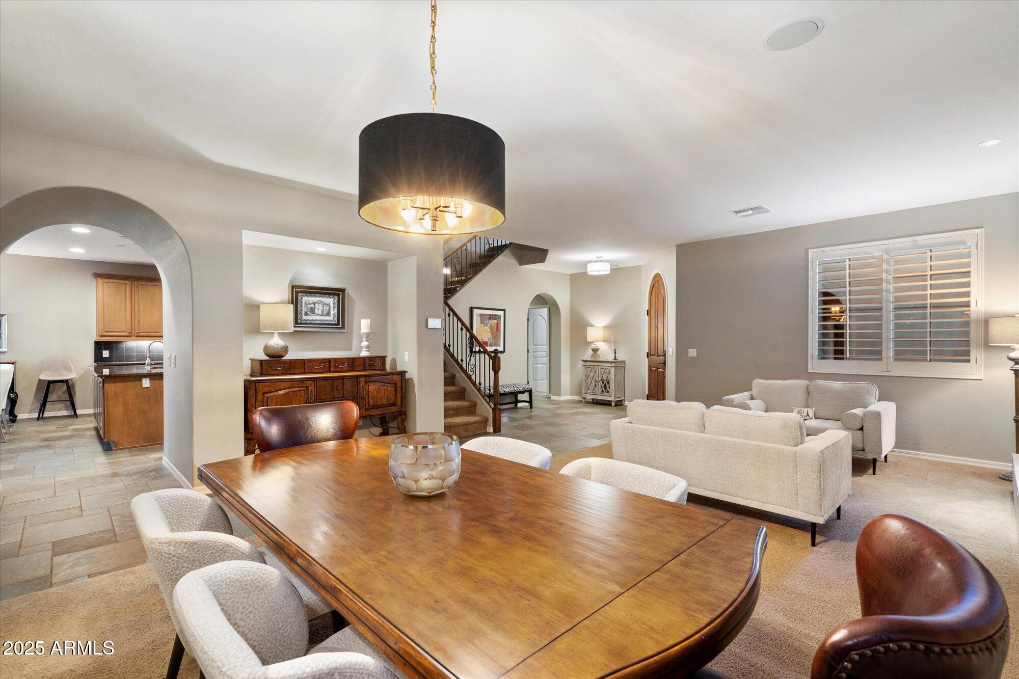 3973 E Hummingbird Lane