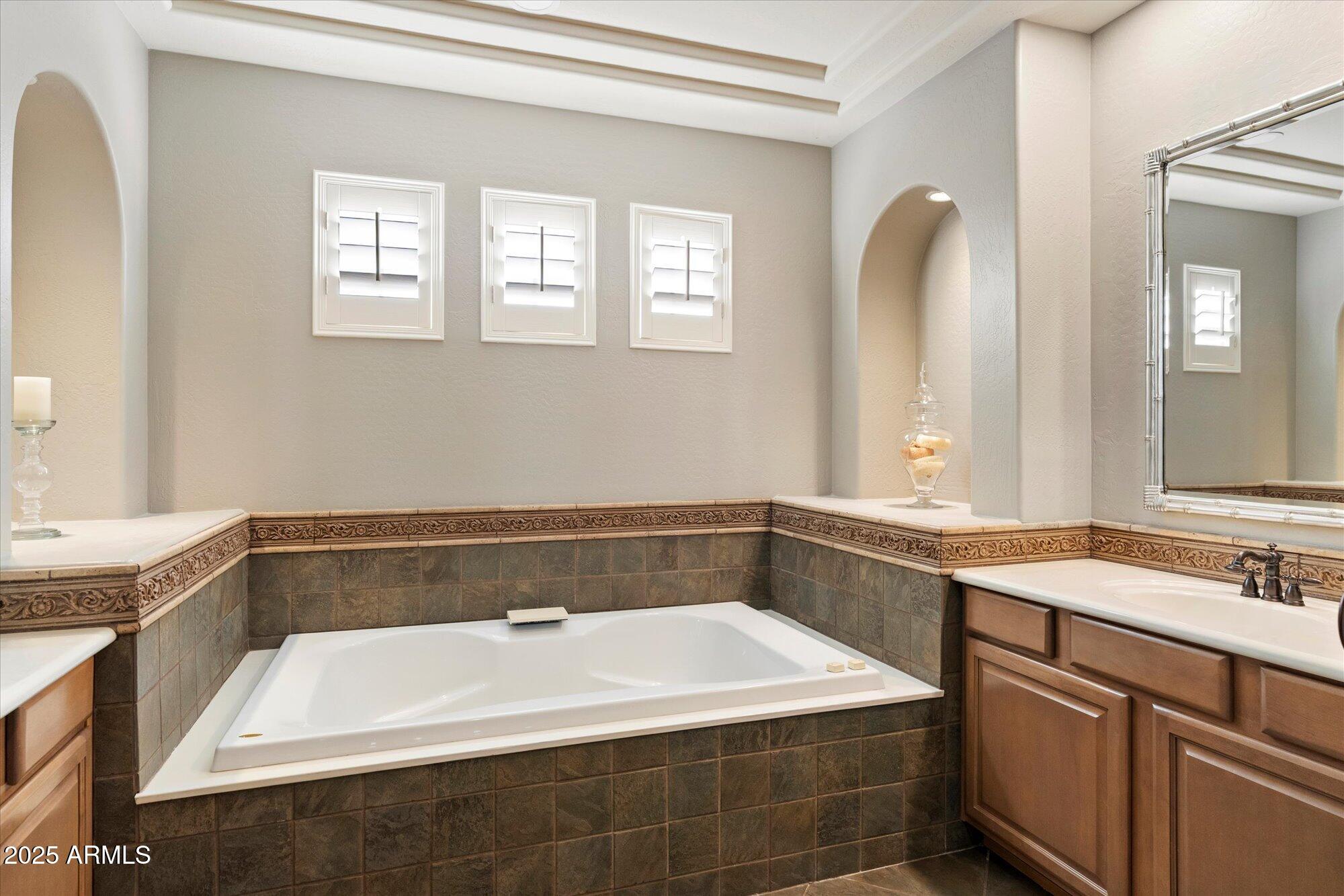 3973 E Hummingbird Lane