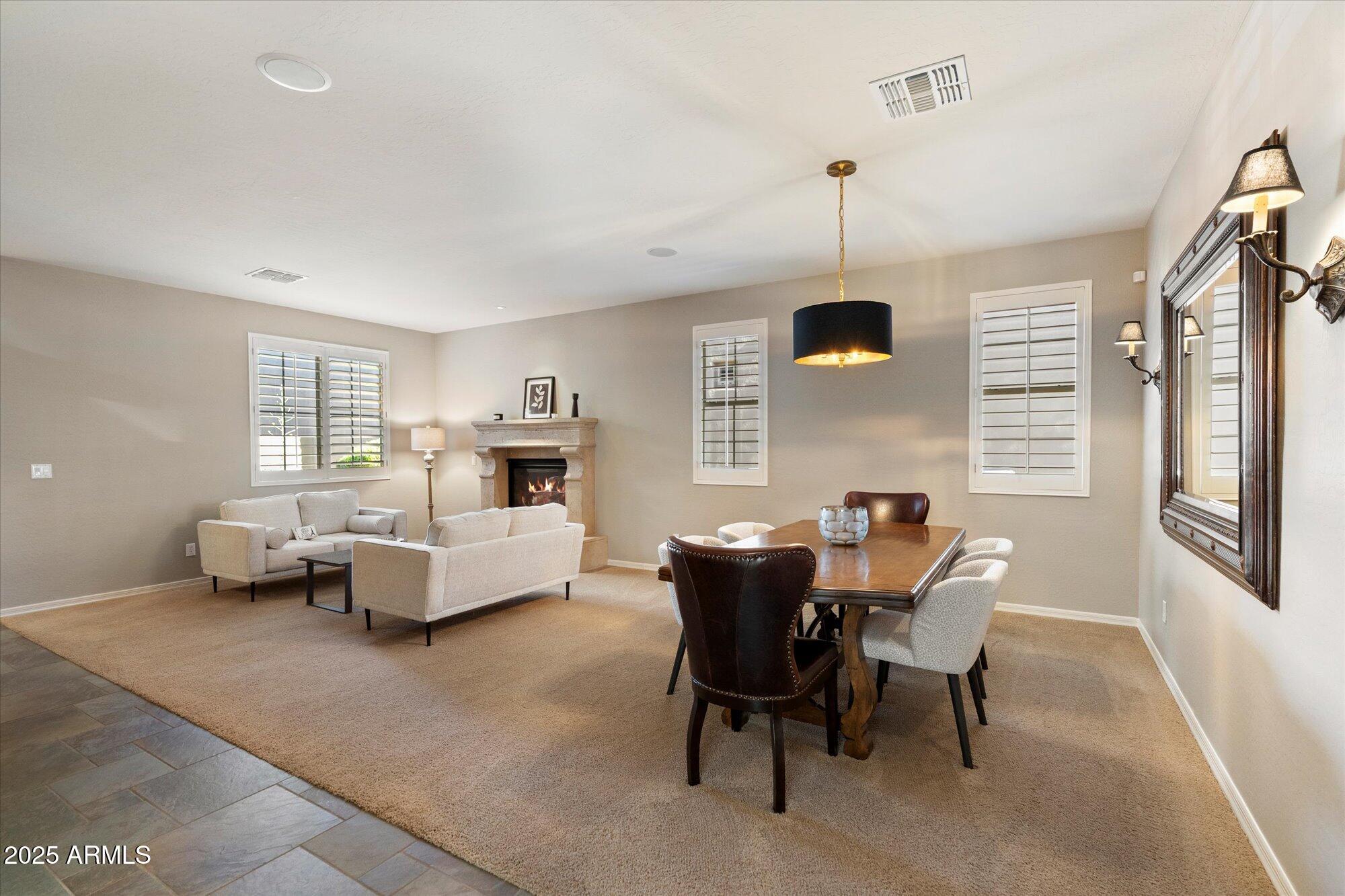 3973 E Hummingbird Lane