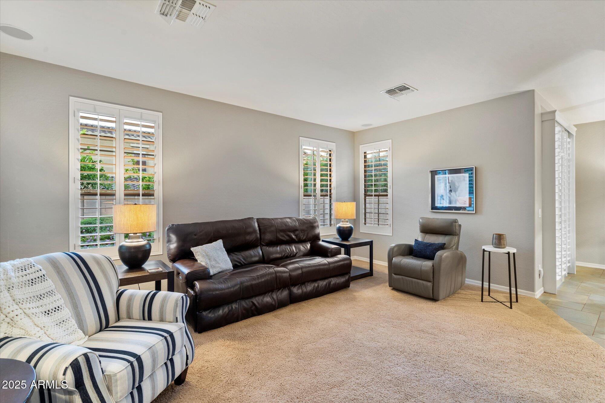 3973 E Hummingbird Lane