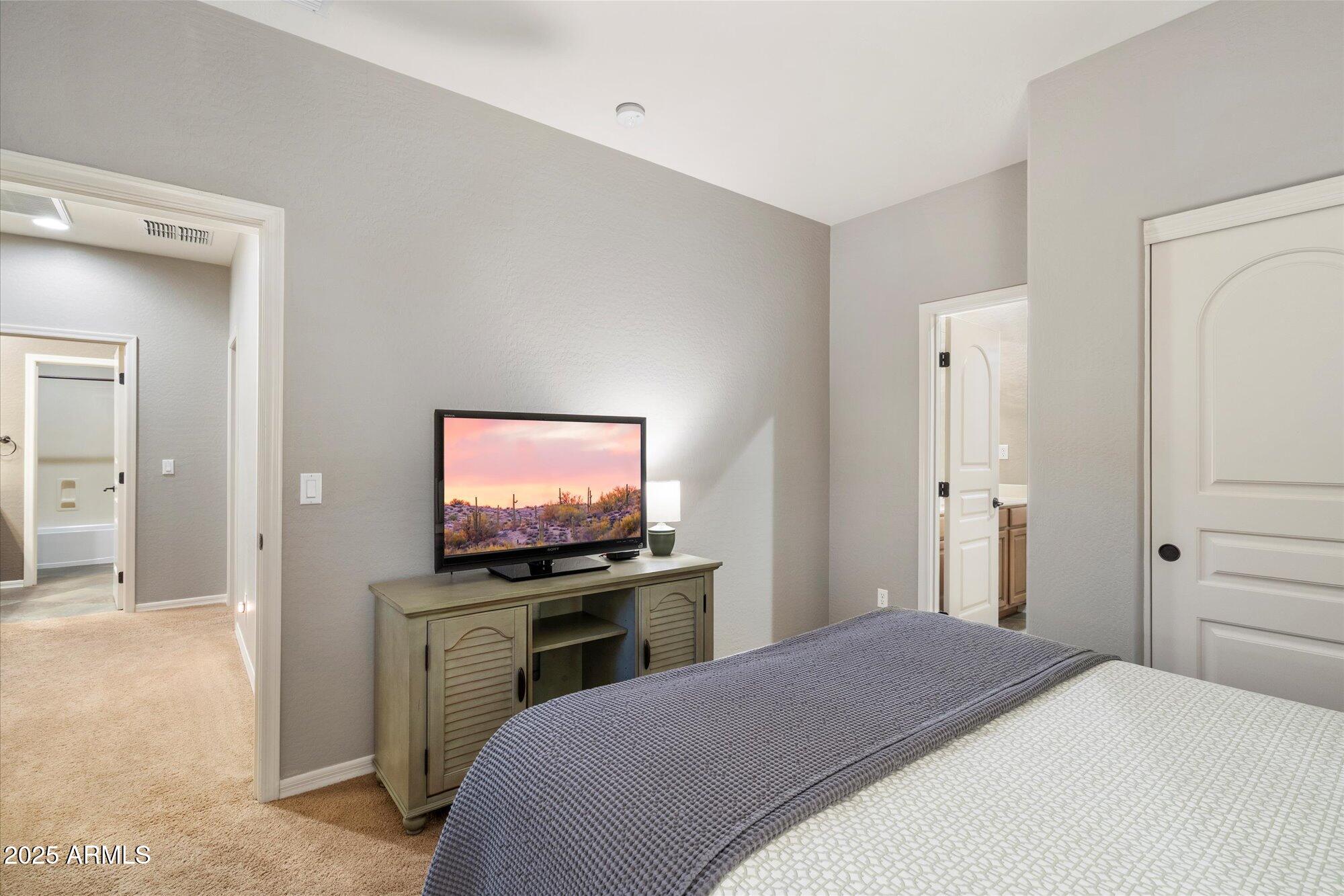 3973 E Hummingbird Lane