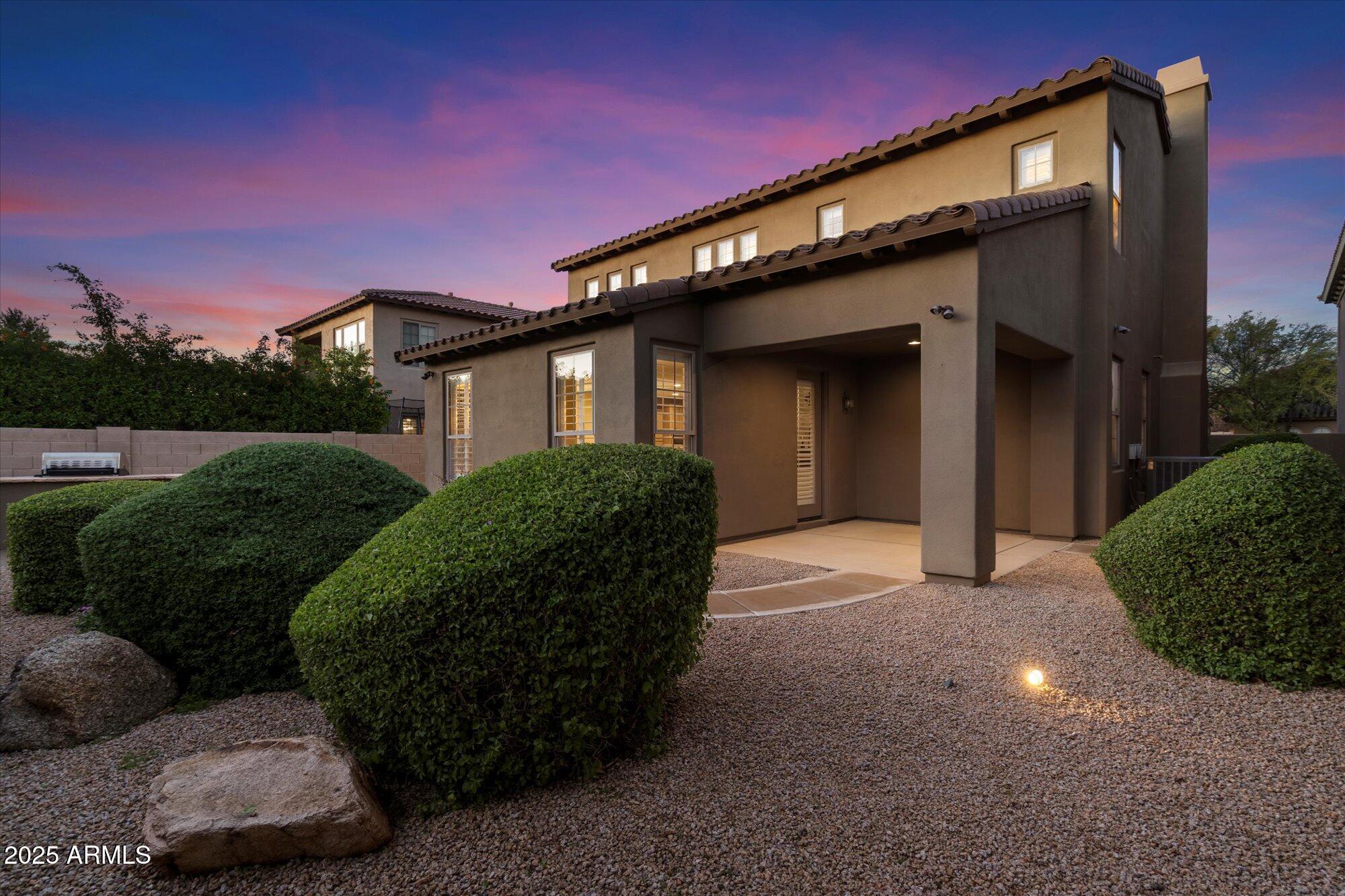 3973 E Hummingbird Lane