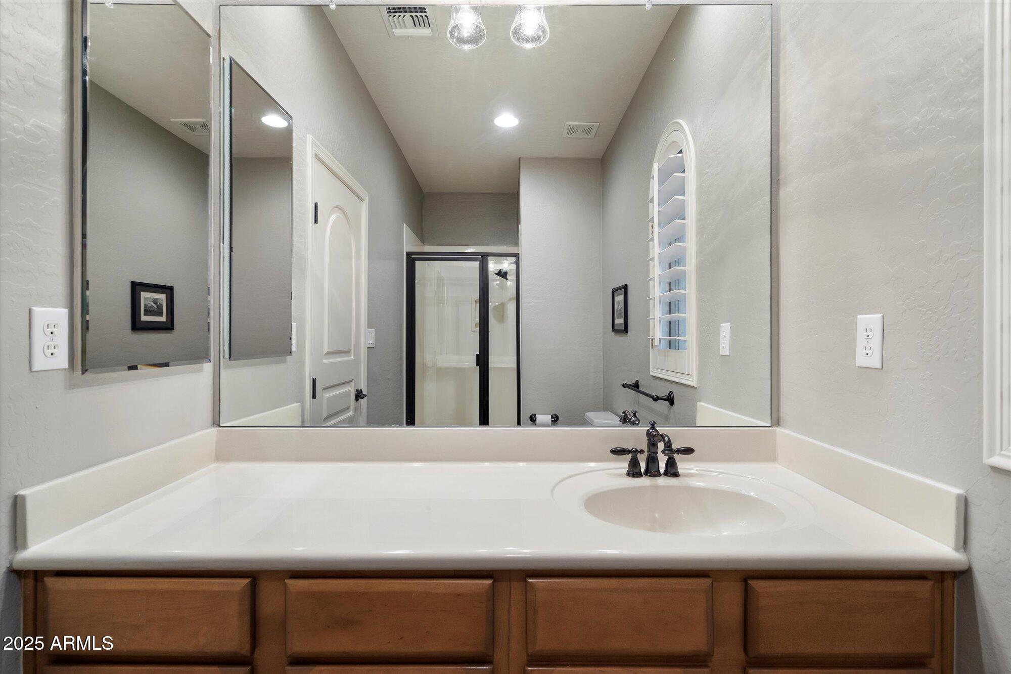 3973 E Hummingbird Lane