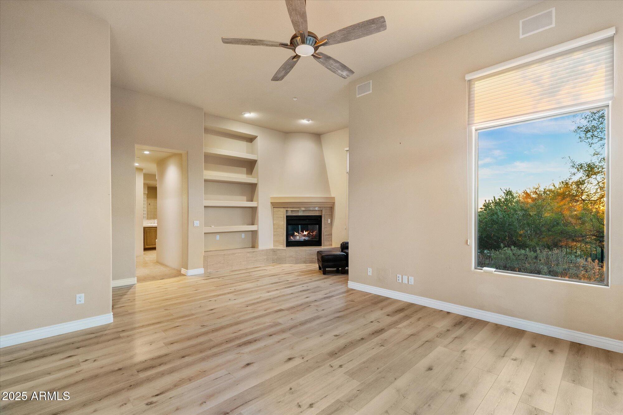 9516 E MONUMENT Drive