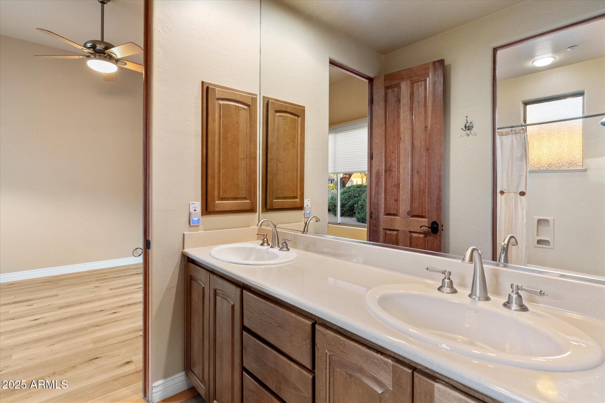 9516 E MONUMENT Drive