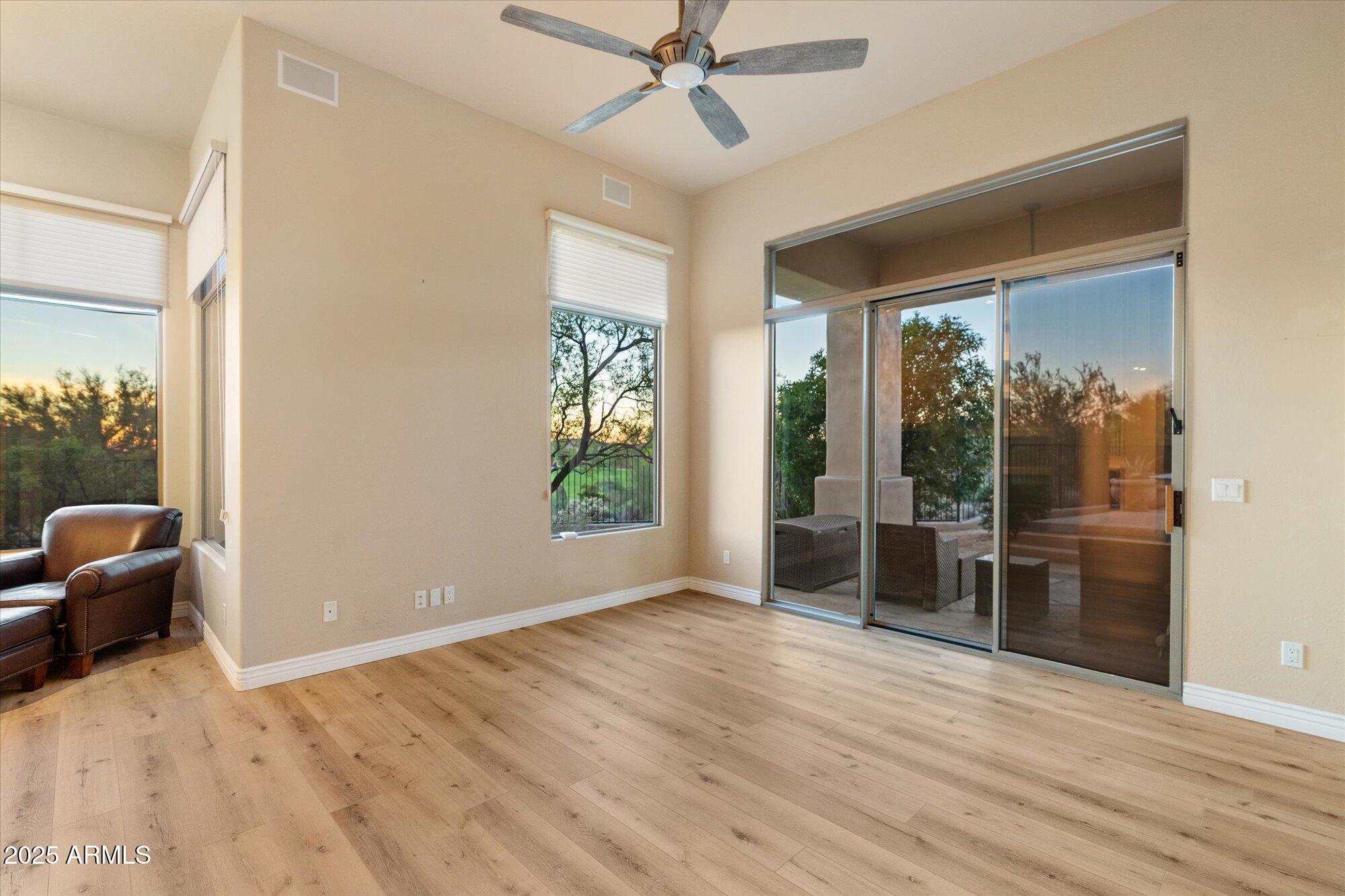 9516 E MONUMENT Drive