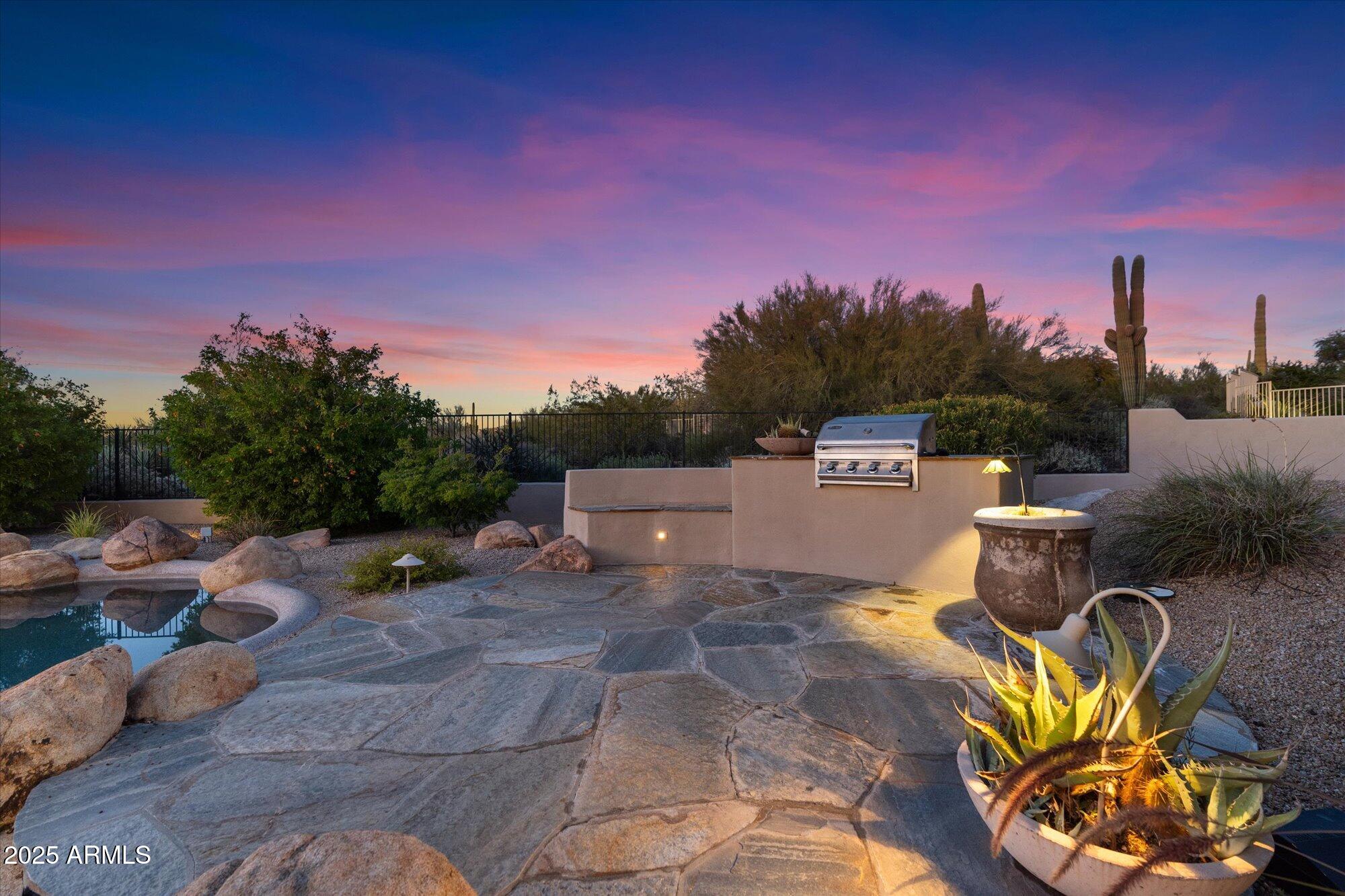 9516 E MONUMENT Drive