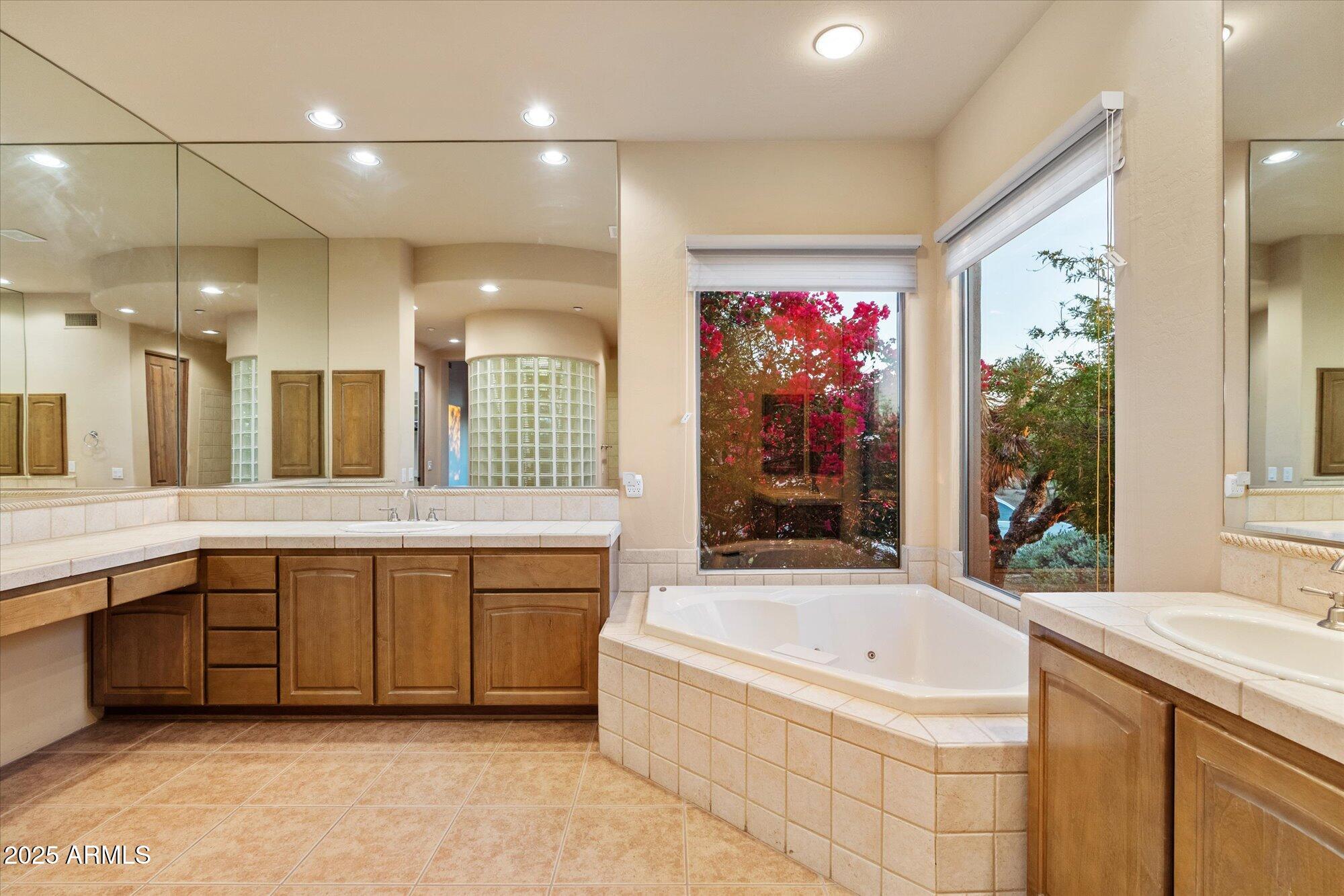 9516 E MONUMENT Drive