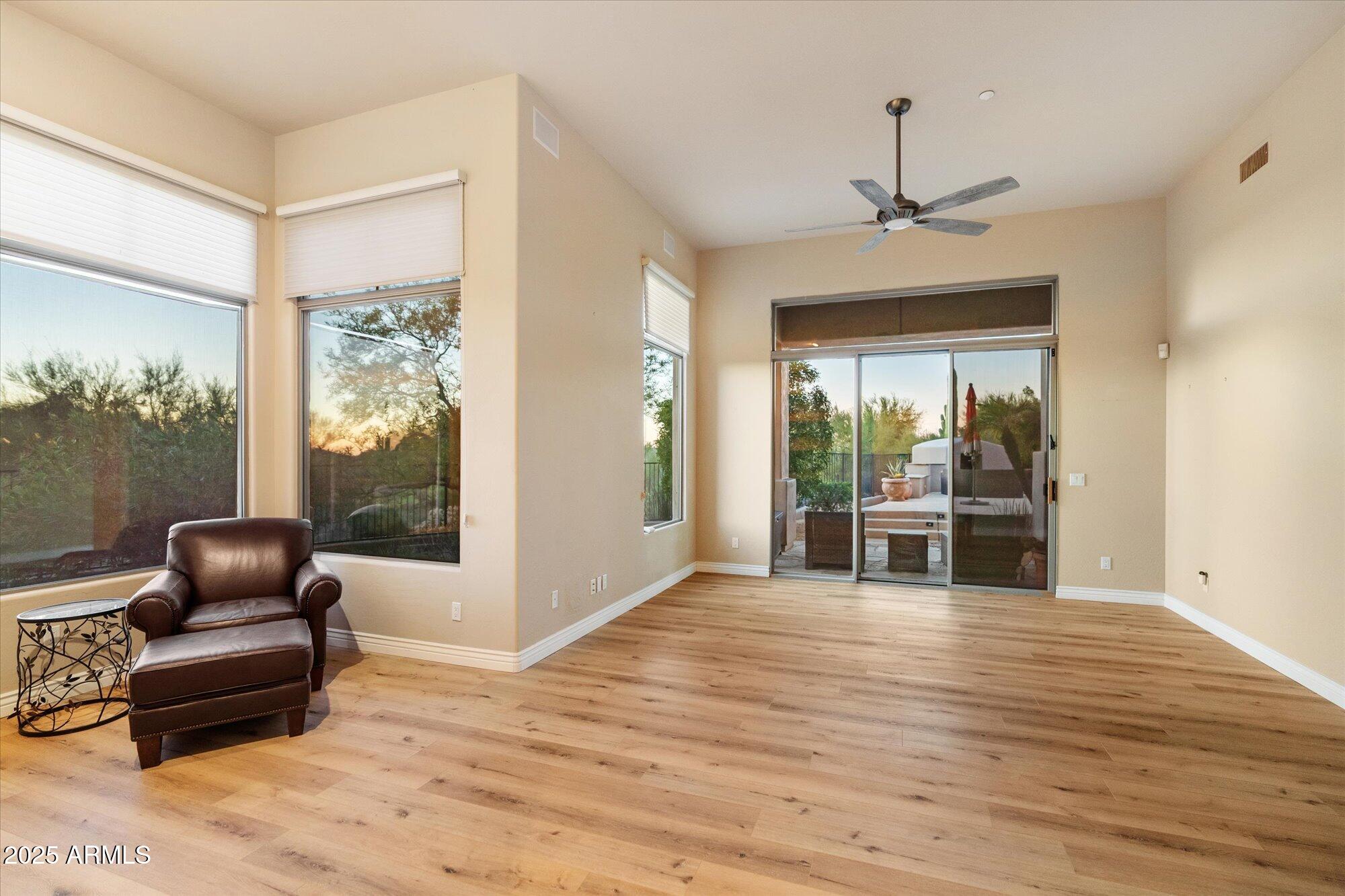 9516 E MONUMENT Drive