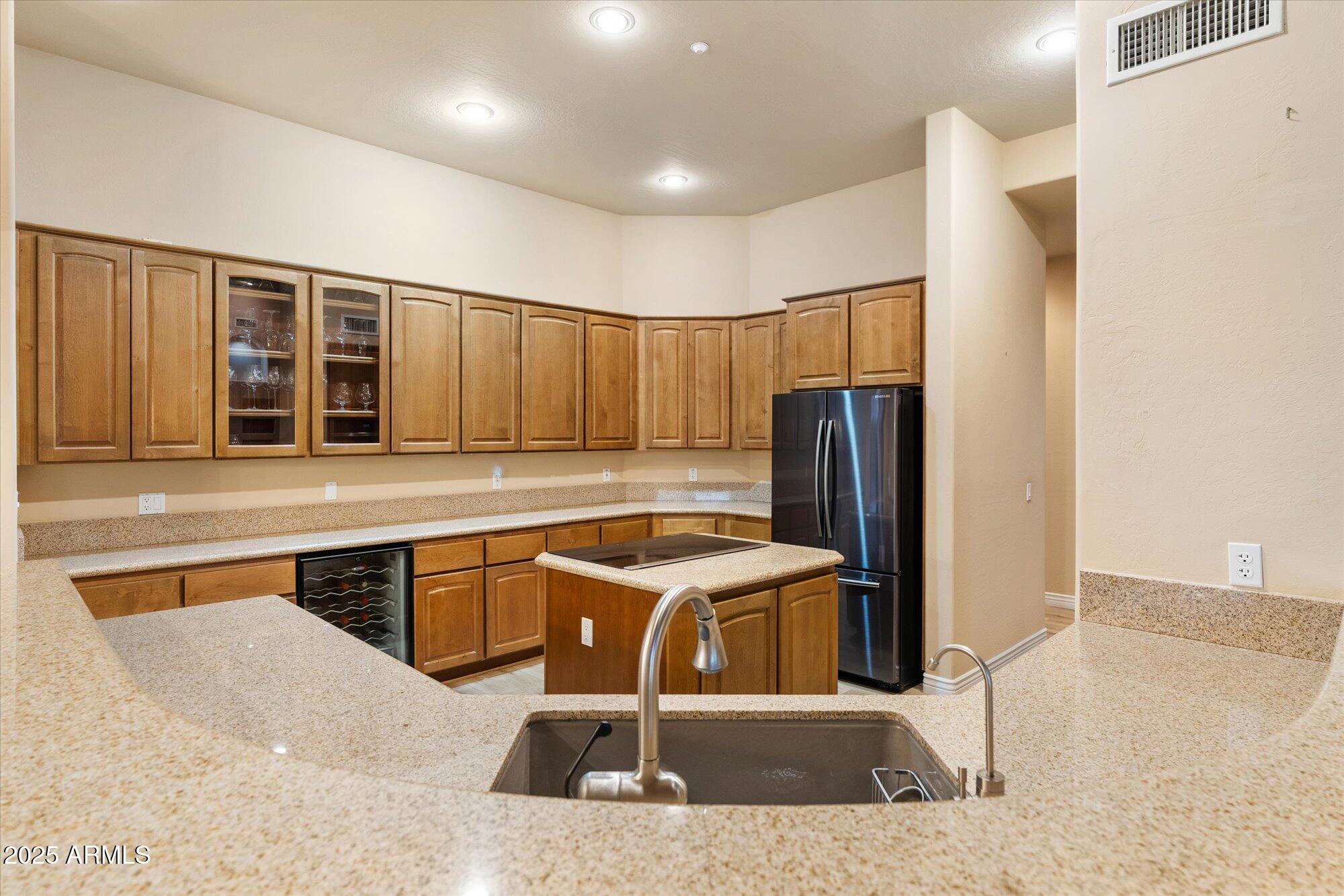 9516 E MONUMENT Drive