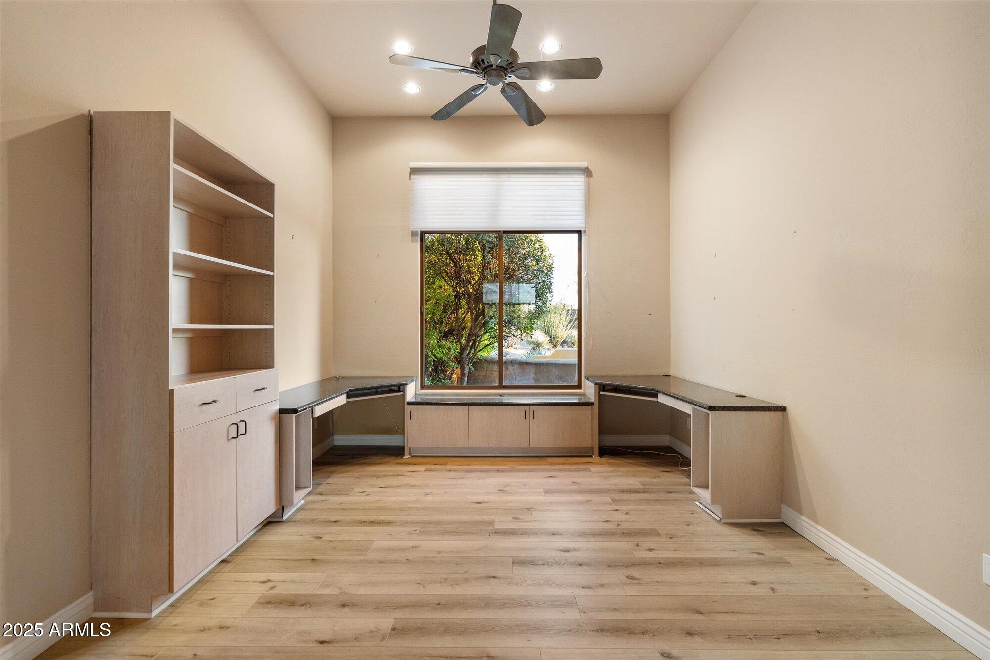 9516 E MONUMENT Drive