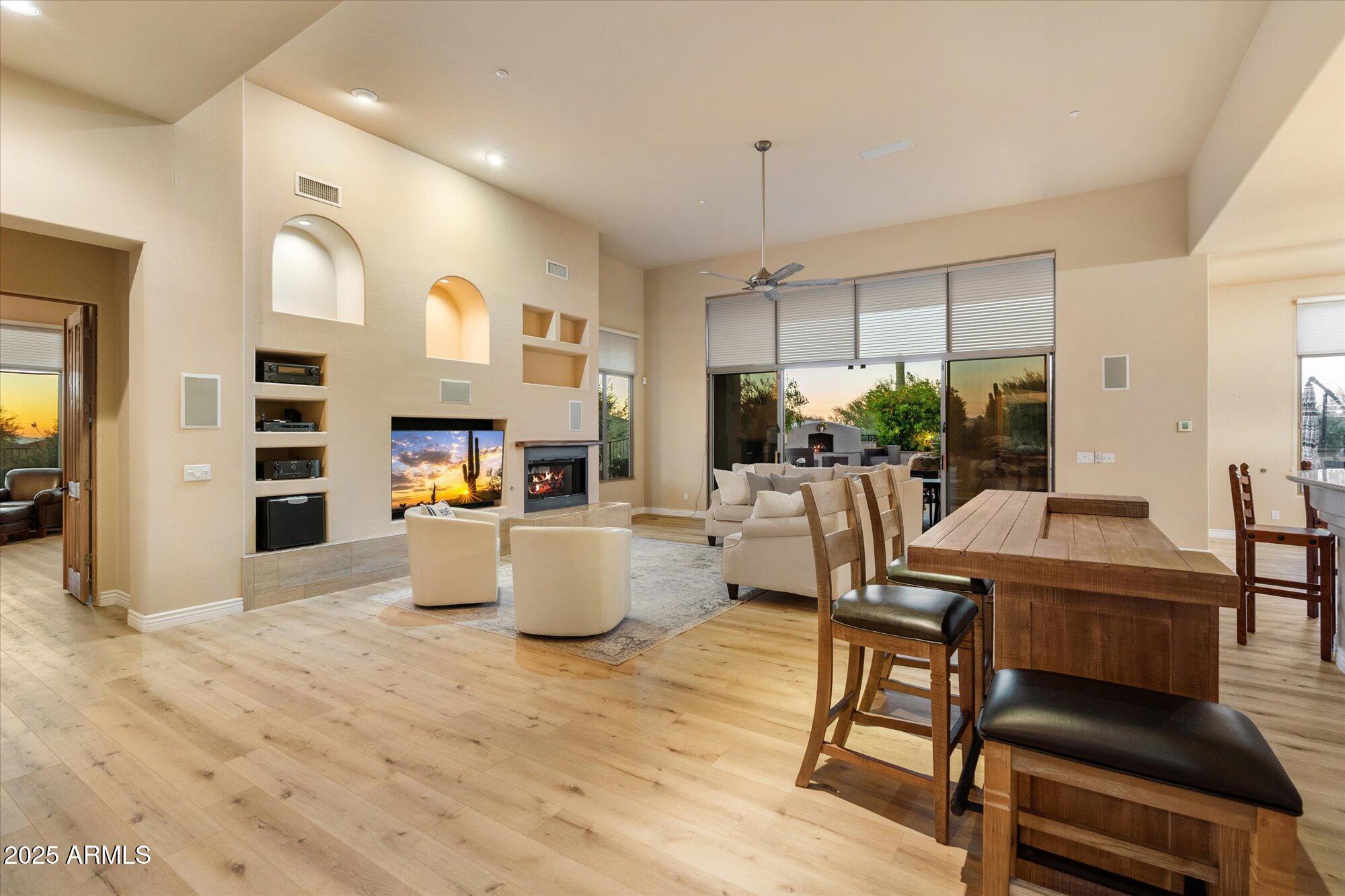 9516 E MONUMENT Drive