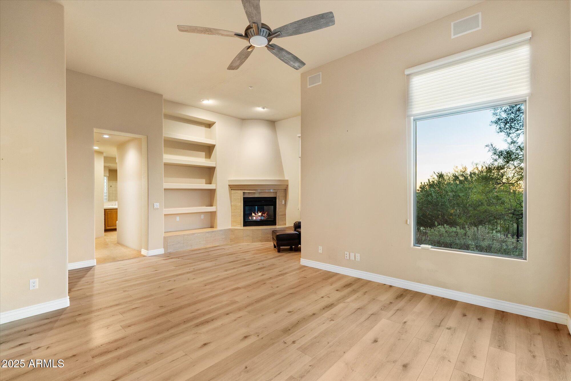 9516 E MONUMENT Drive