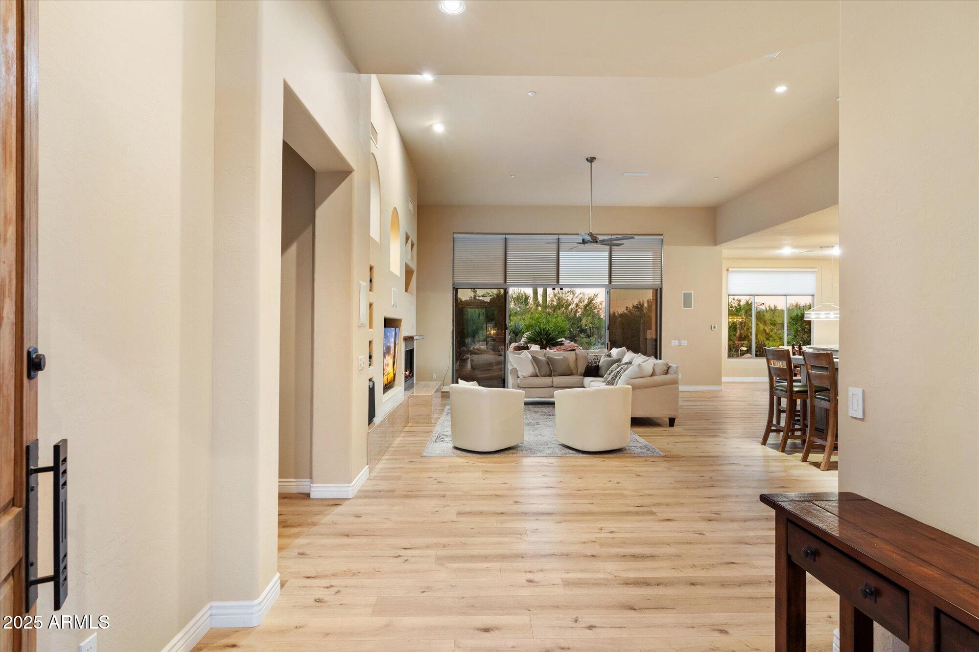 9516 E MONUMENT Drive