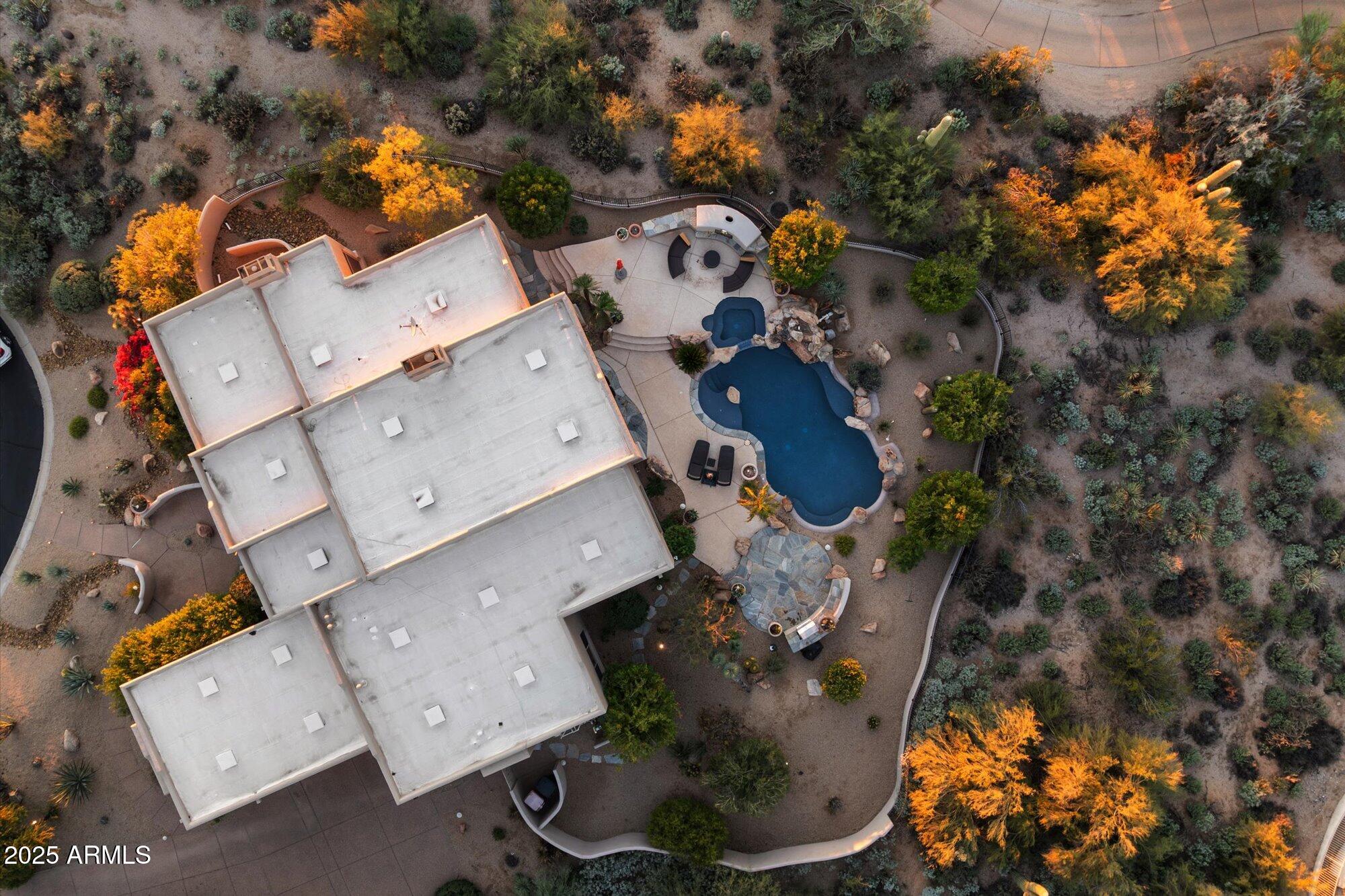 9516 E MONUMENT Drive