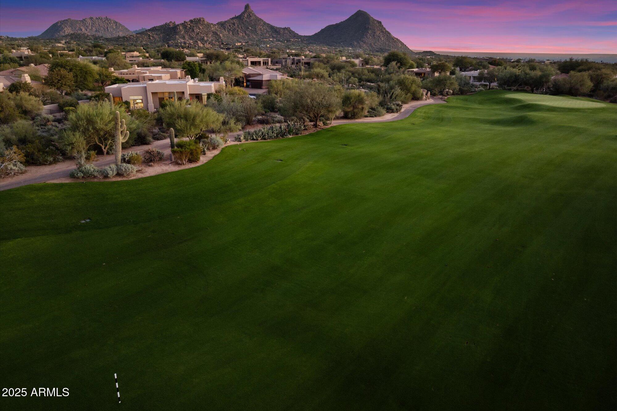 9516 E MONUMENT Drive