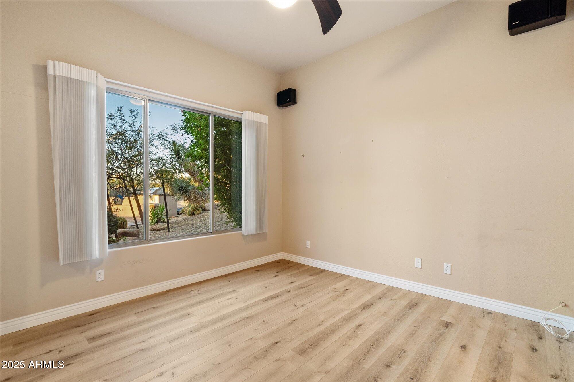 9516 E MONUMENT Drive