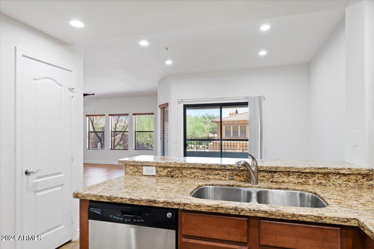 21320 N 56TH Street 2114