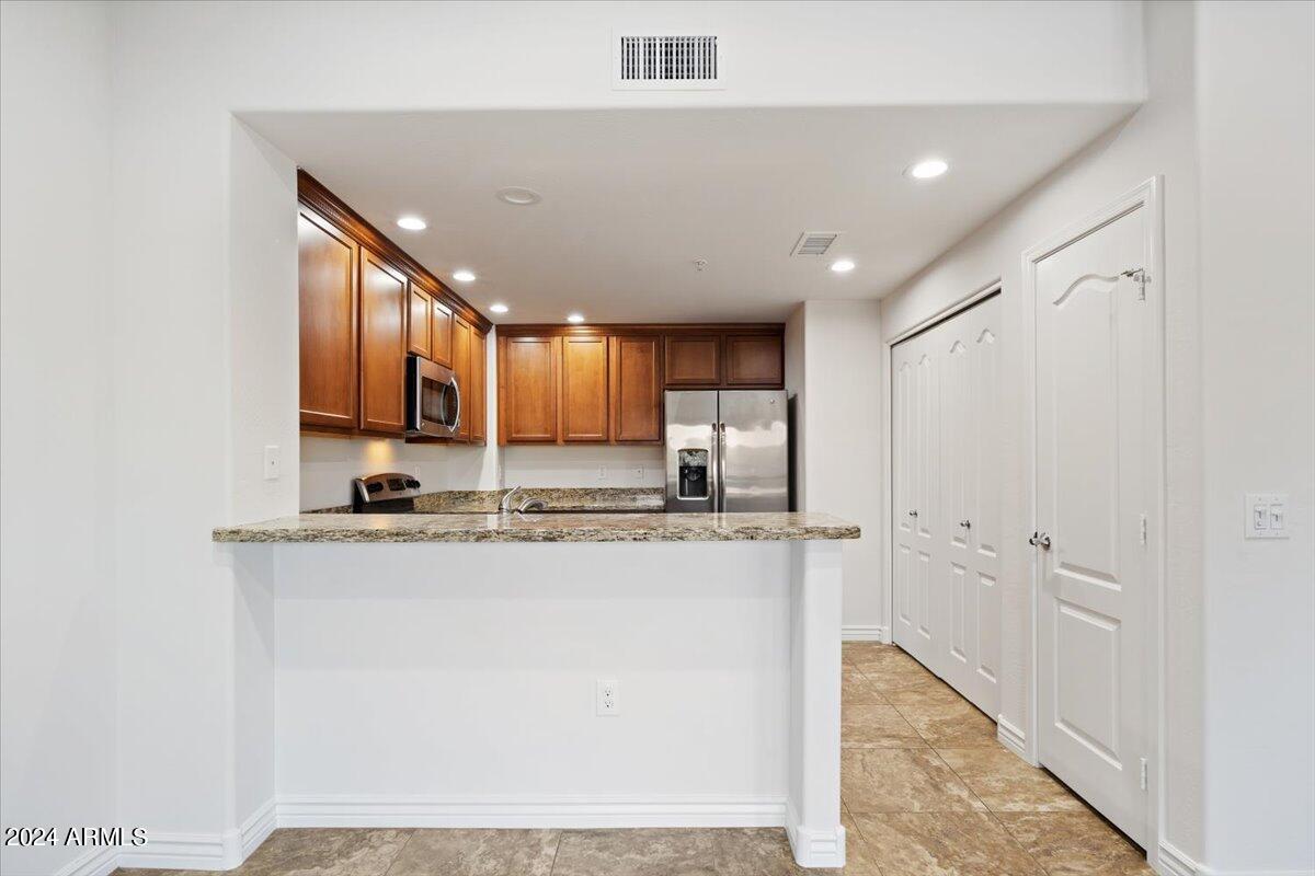 21320 N 56TH Street 2114