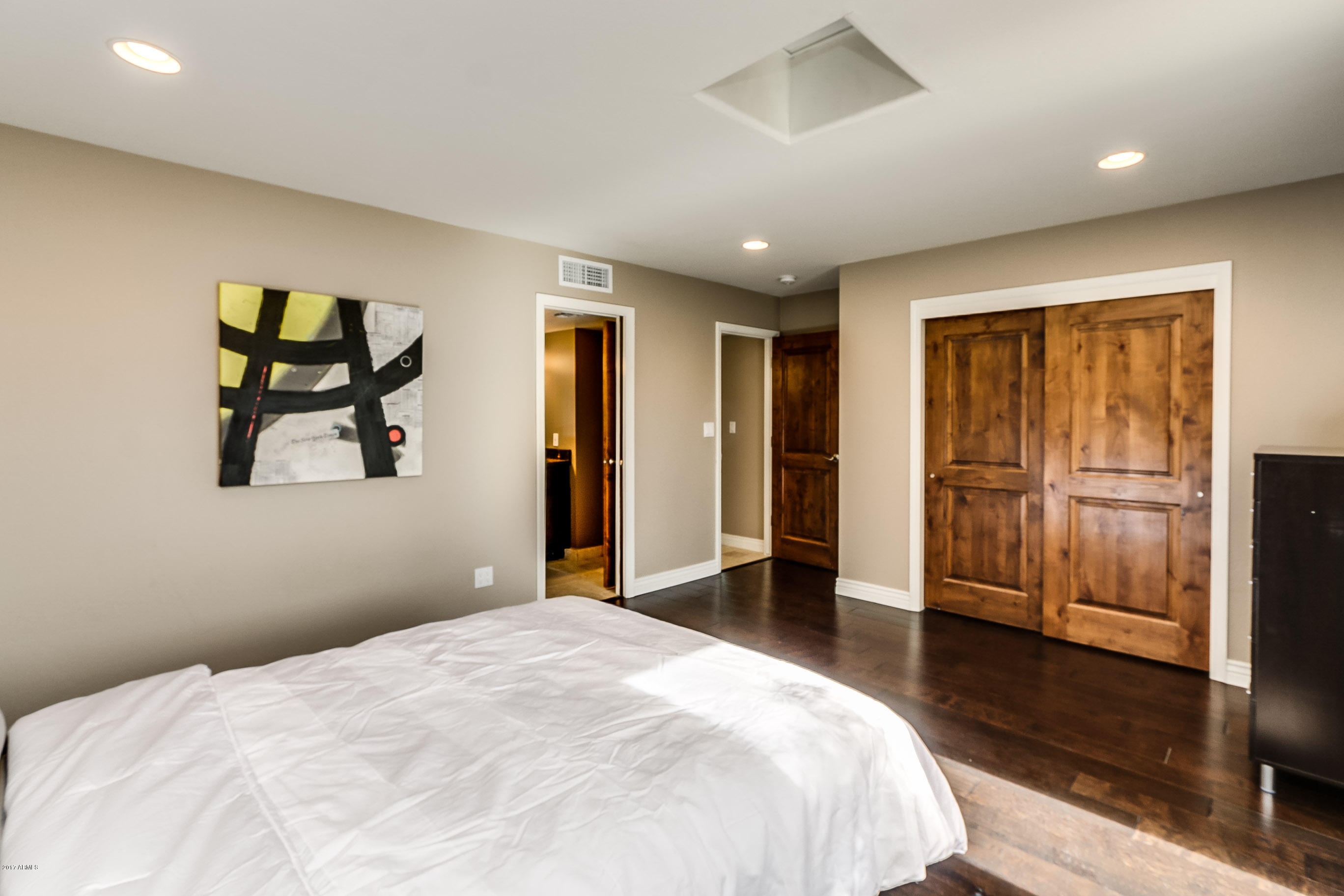 8711 E PARAISO Drive