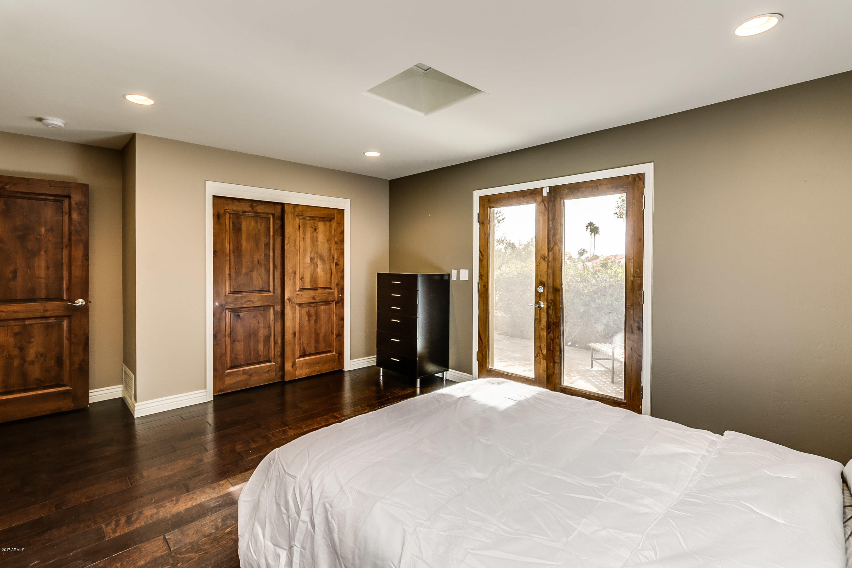 8711 E PARAISO Drive