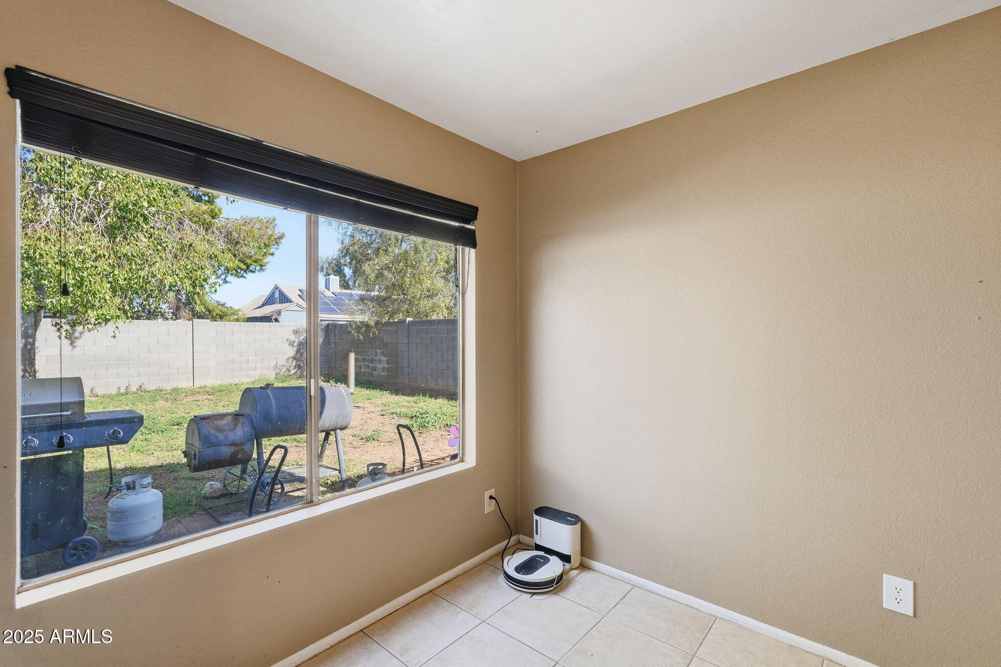 7052 W TURQUOISE Avenue