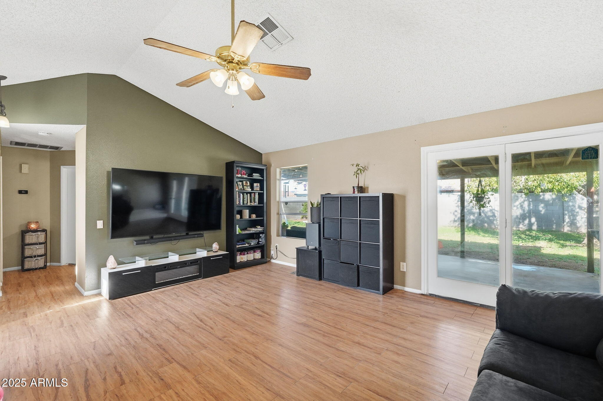 7052 W TURQUOISE Avenue