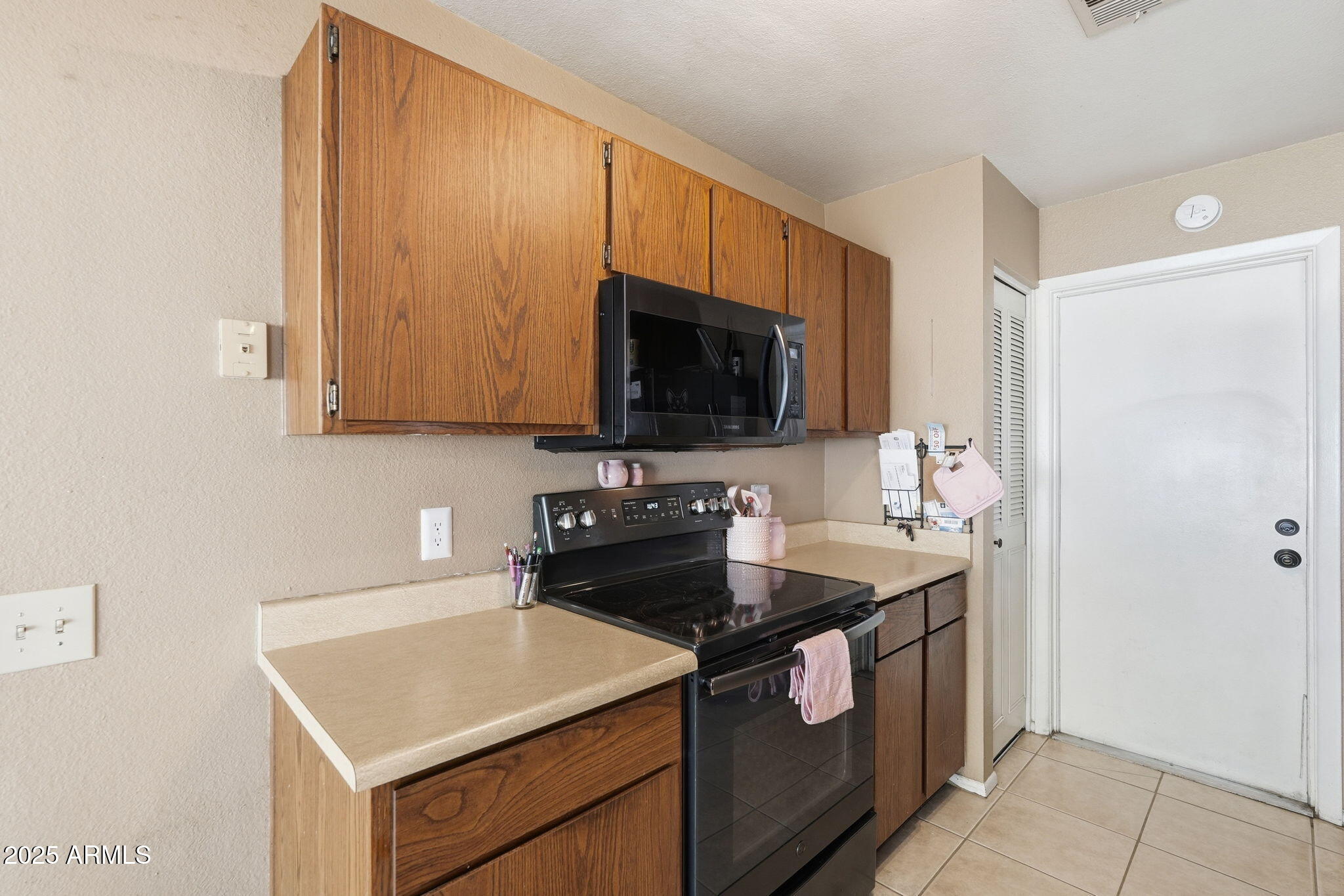 7052 W TURQUOISE Avenue