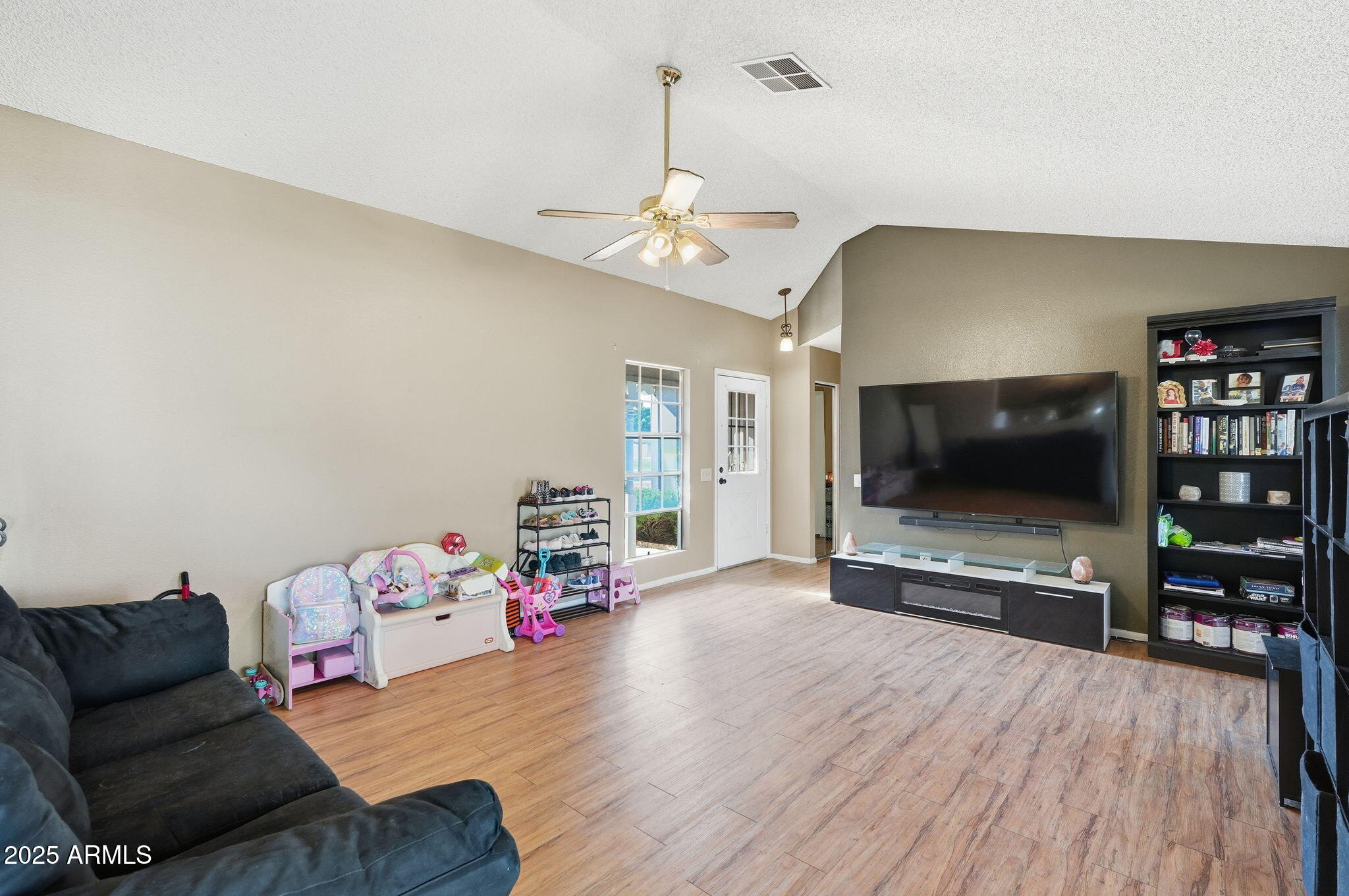 7052 W TURQUOISE Avenue