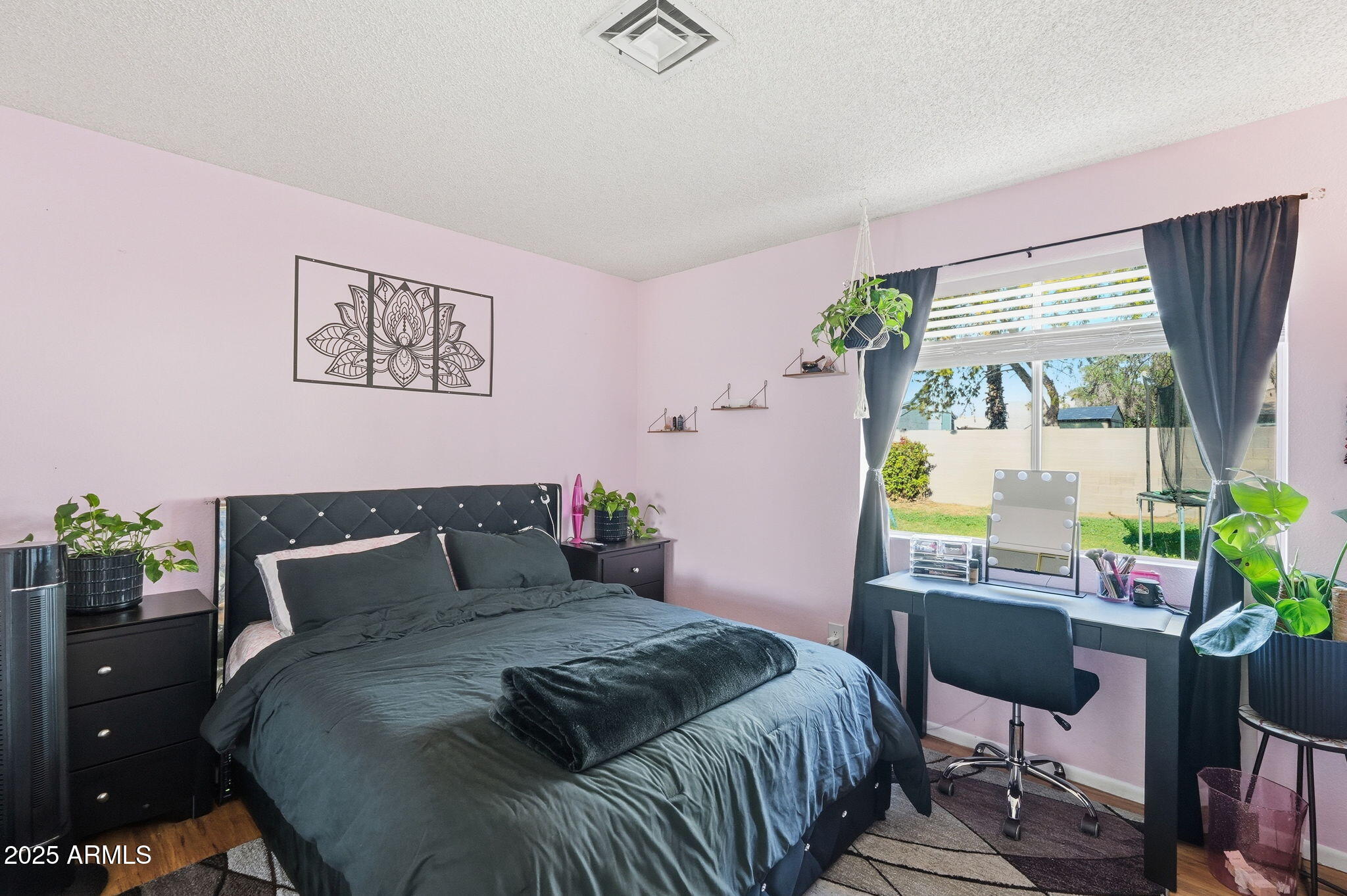 7052 W TURQUOISE Avenue