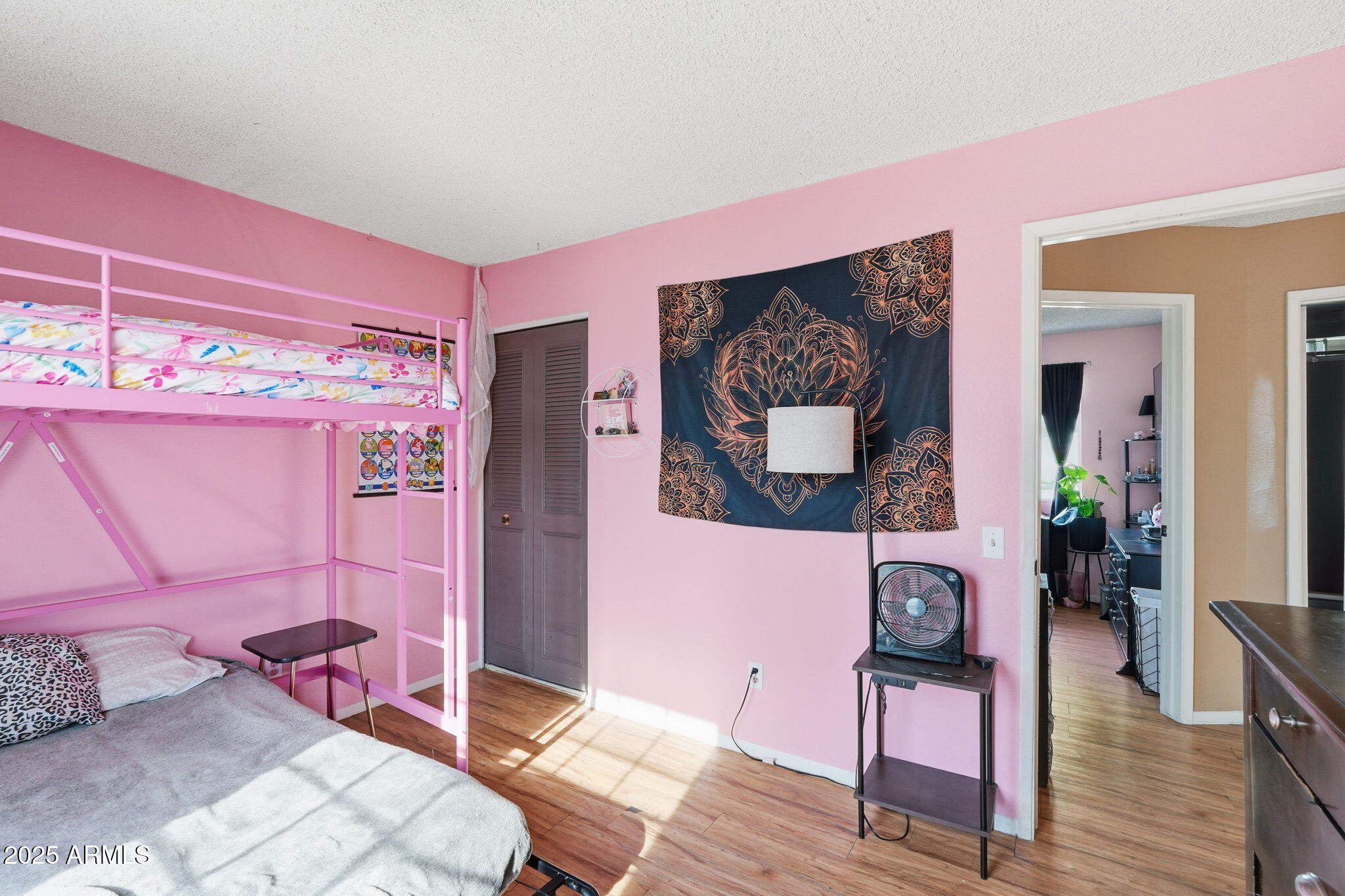 7052 W TURQUOISE Avenue