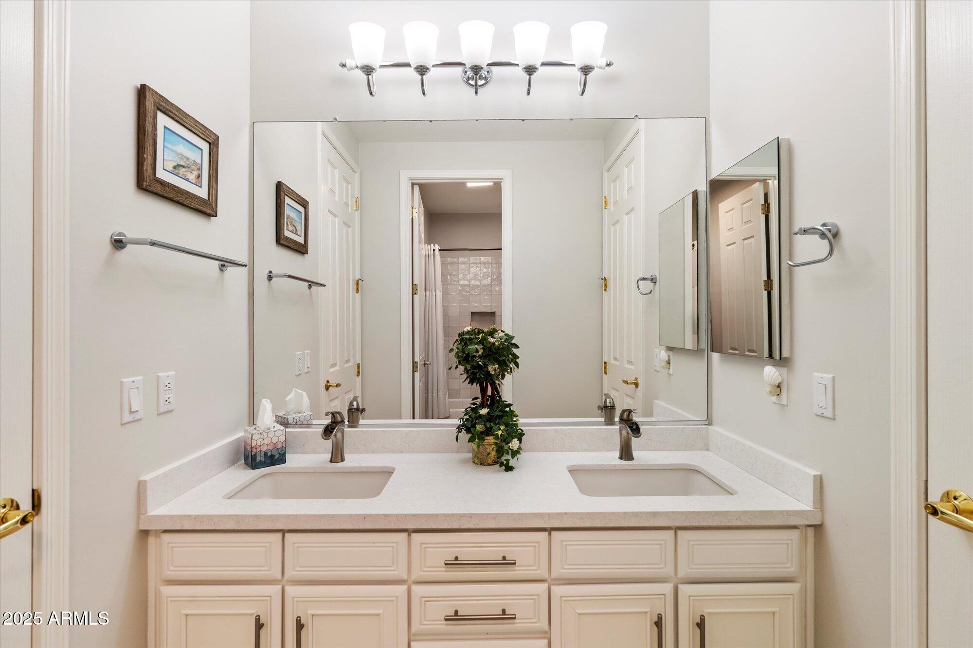 5232 E Hashknife Road