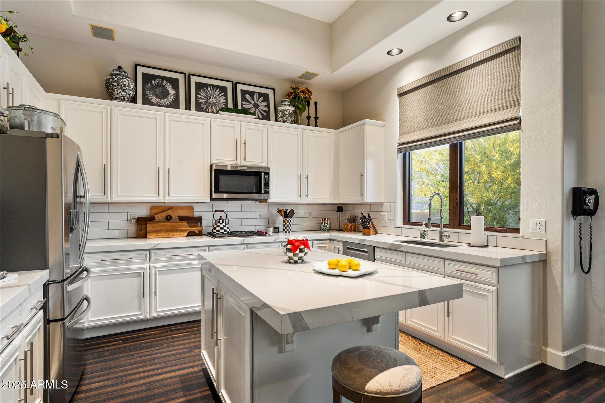 5232 E Hashknife Road