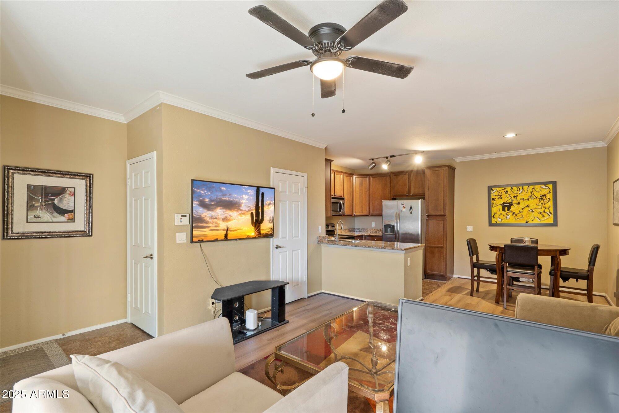 7009 E ACOMA Drive 2071