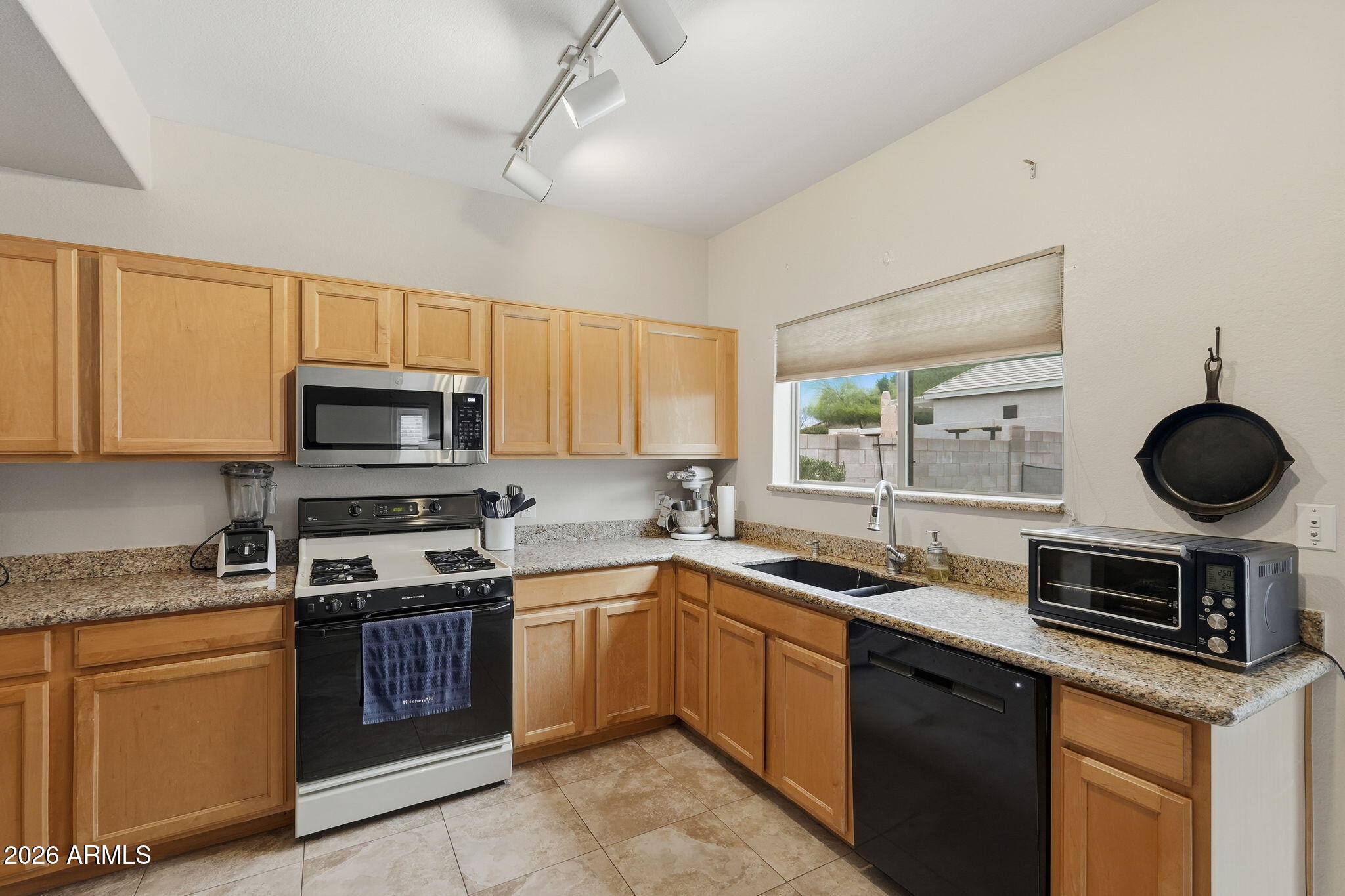 4630 E PRICKLY PEAR Trail