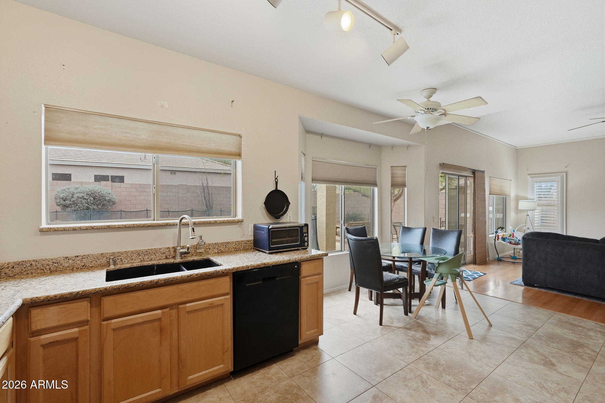 4630 E PRICKLY PEAR Trail