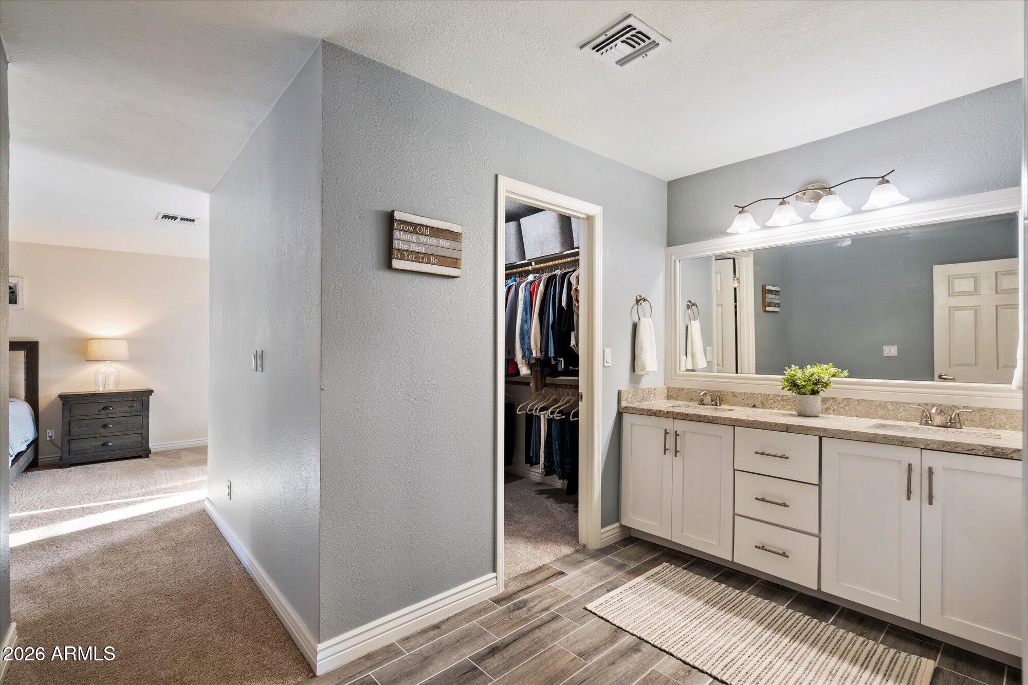 5335 E HILLERY Drive