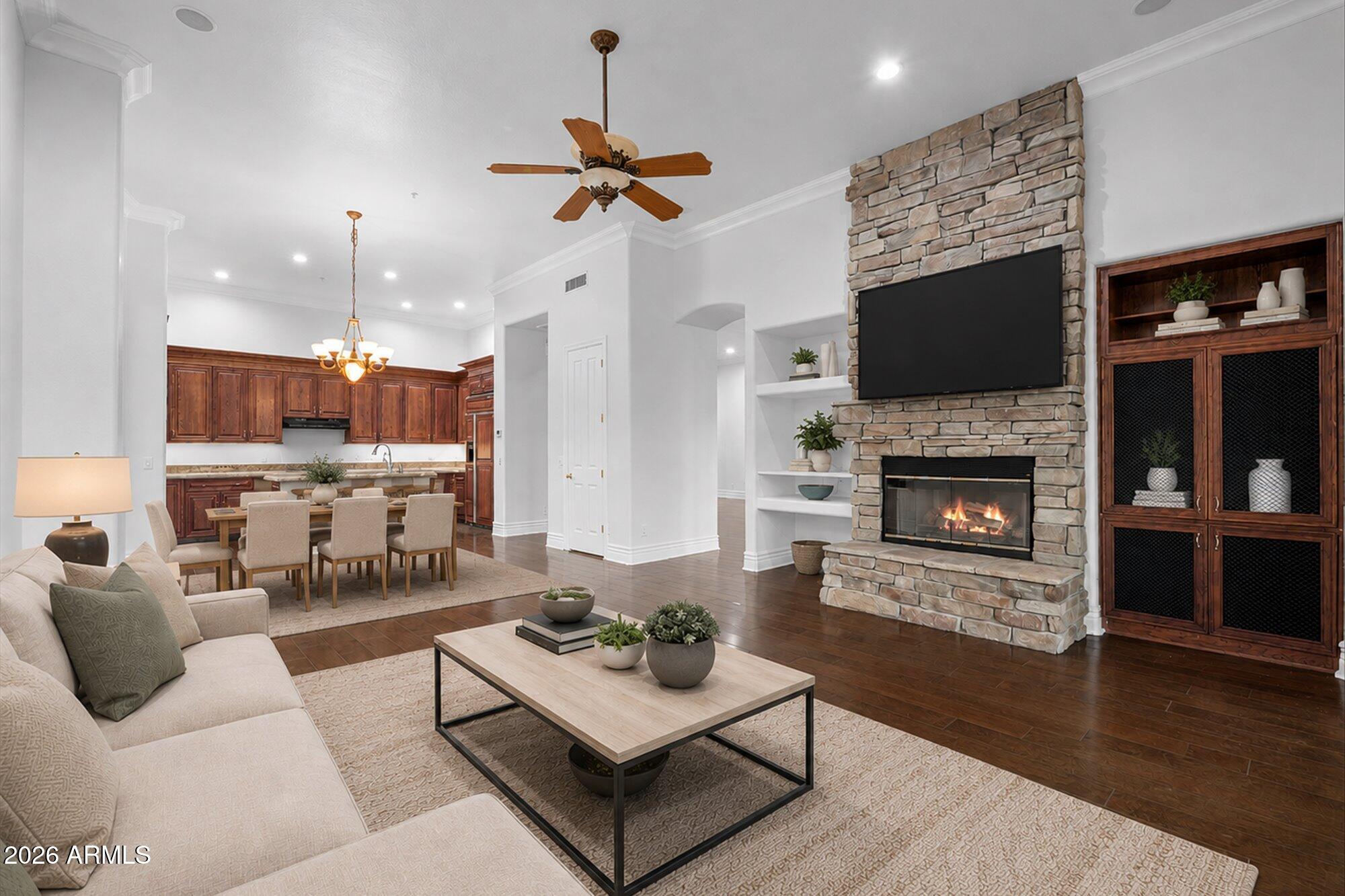 7436 E TUCKEY Lane