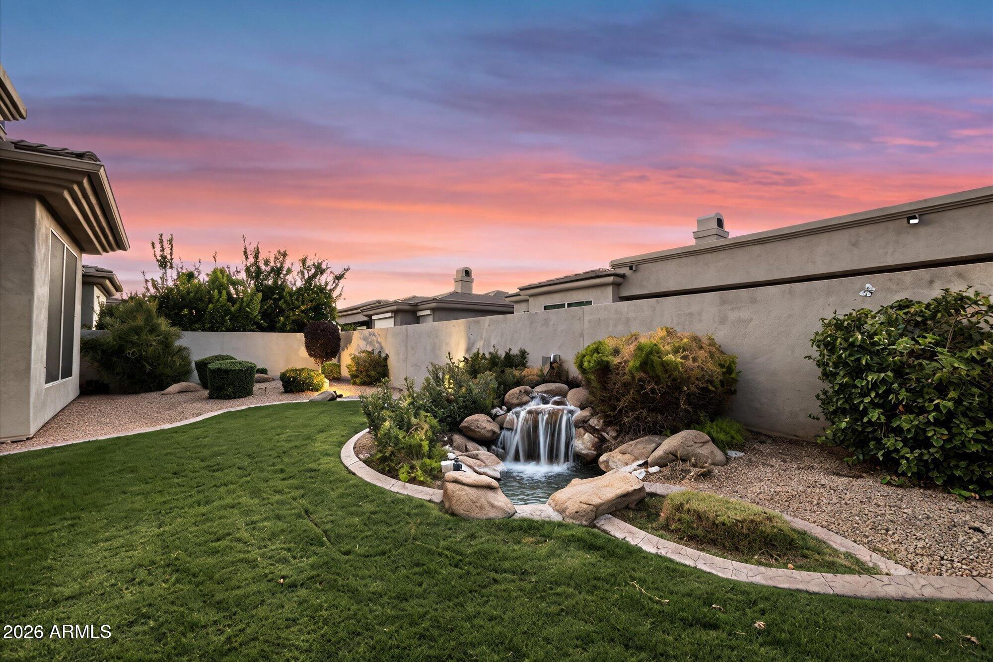 7436 E TUCKEY Lane