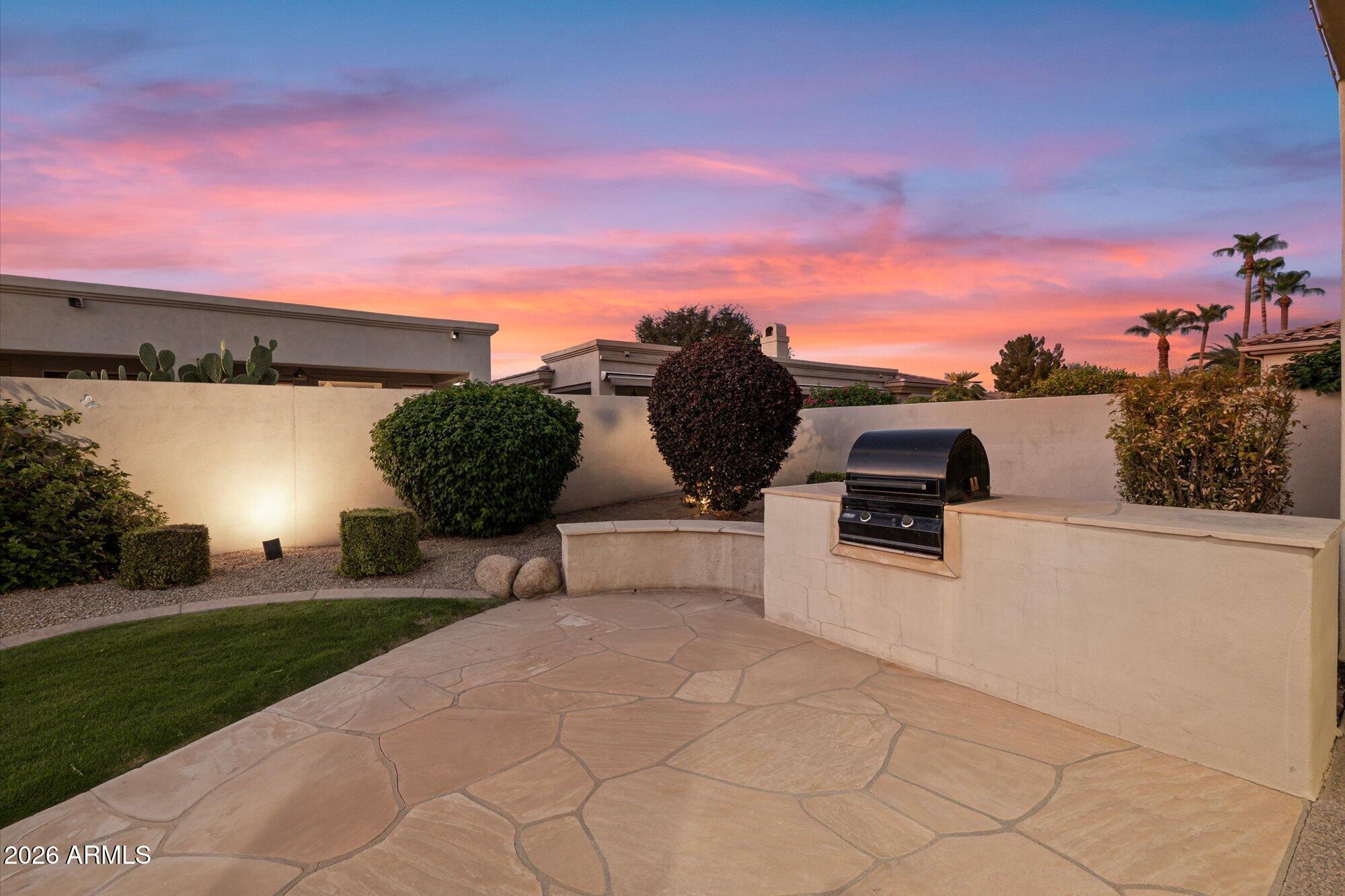7436 E TUCKEY Lane
