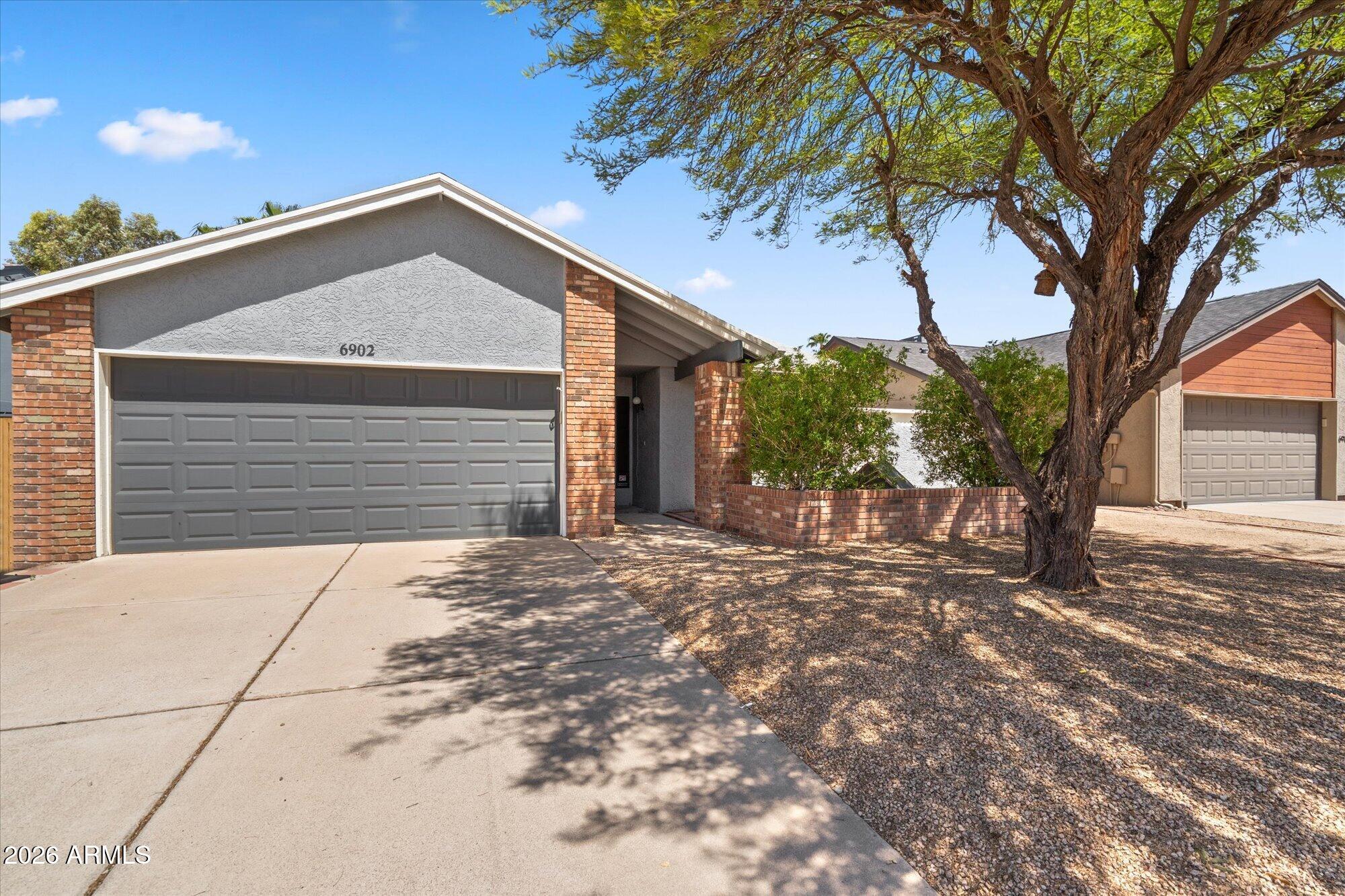 6902 E KATHLEEN Road