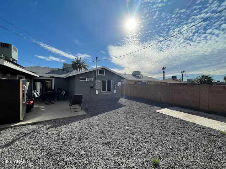 3018 W BUTLER Drive