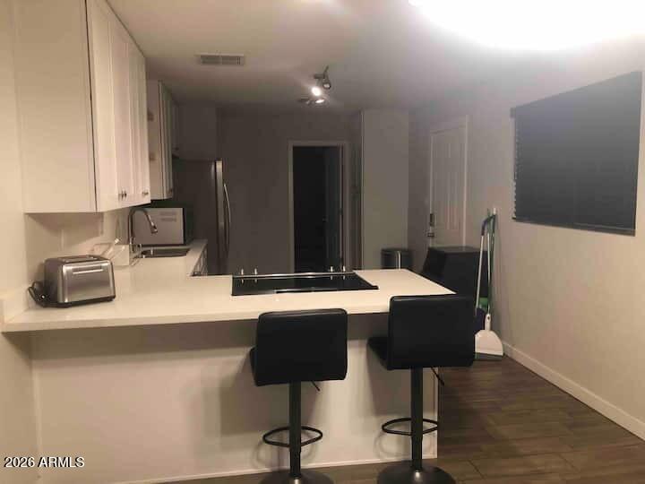 3018 W BUTLER Drive