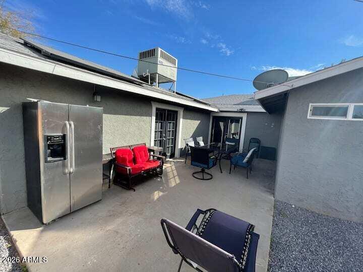 3018 W BUTLER Drive