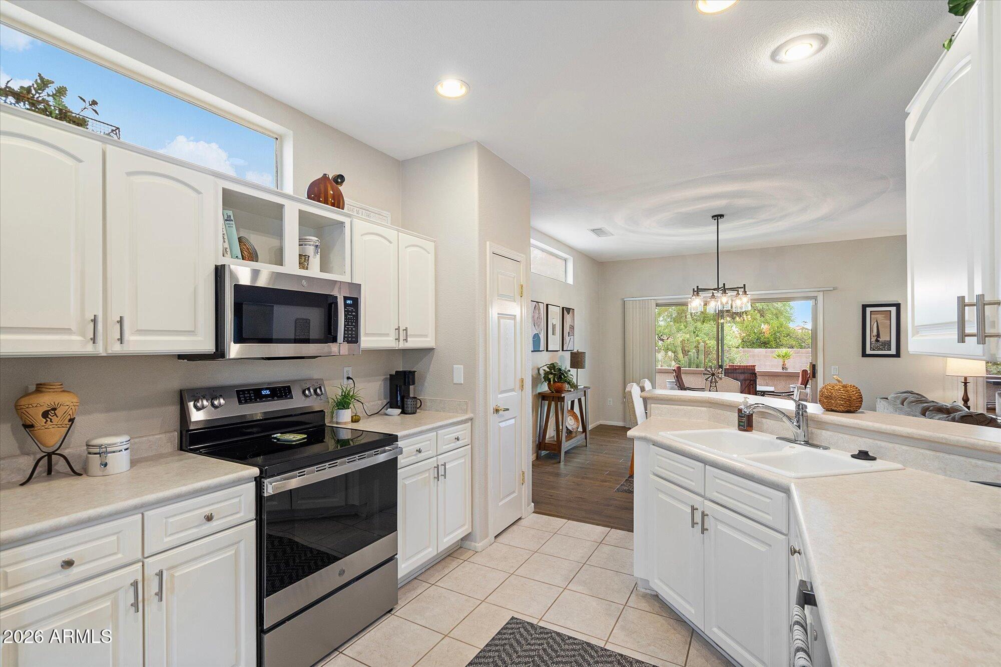 15104 W PINEHURST Lane
