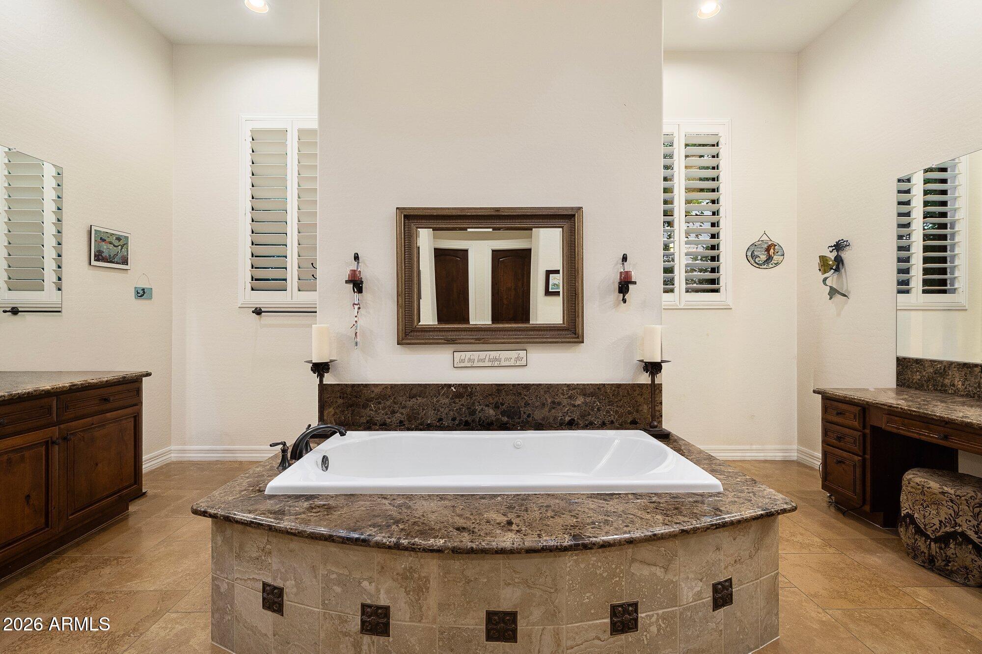 9894 E DESERT BEAUTY Drive