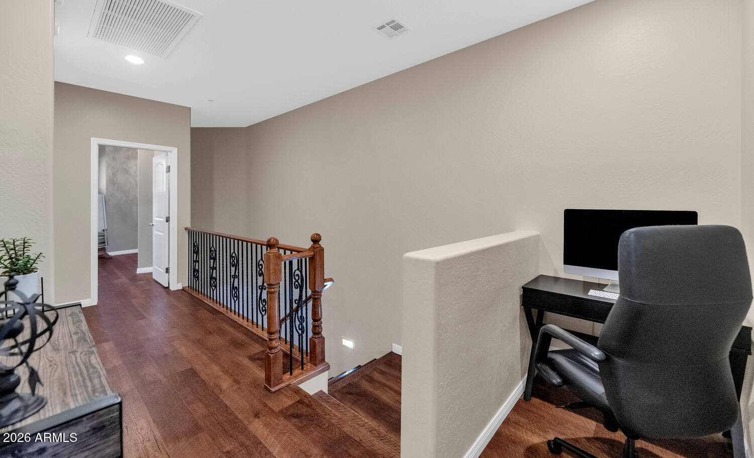 3911 E Cat Balue Drive