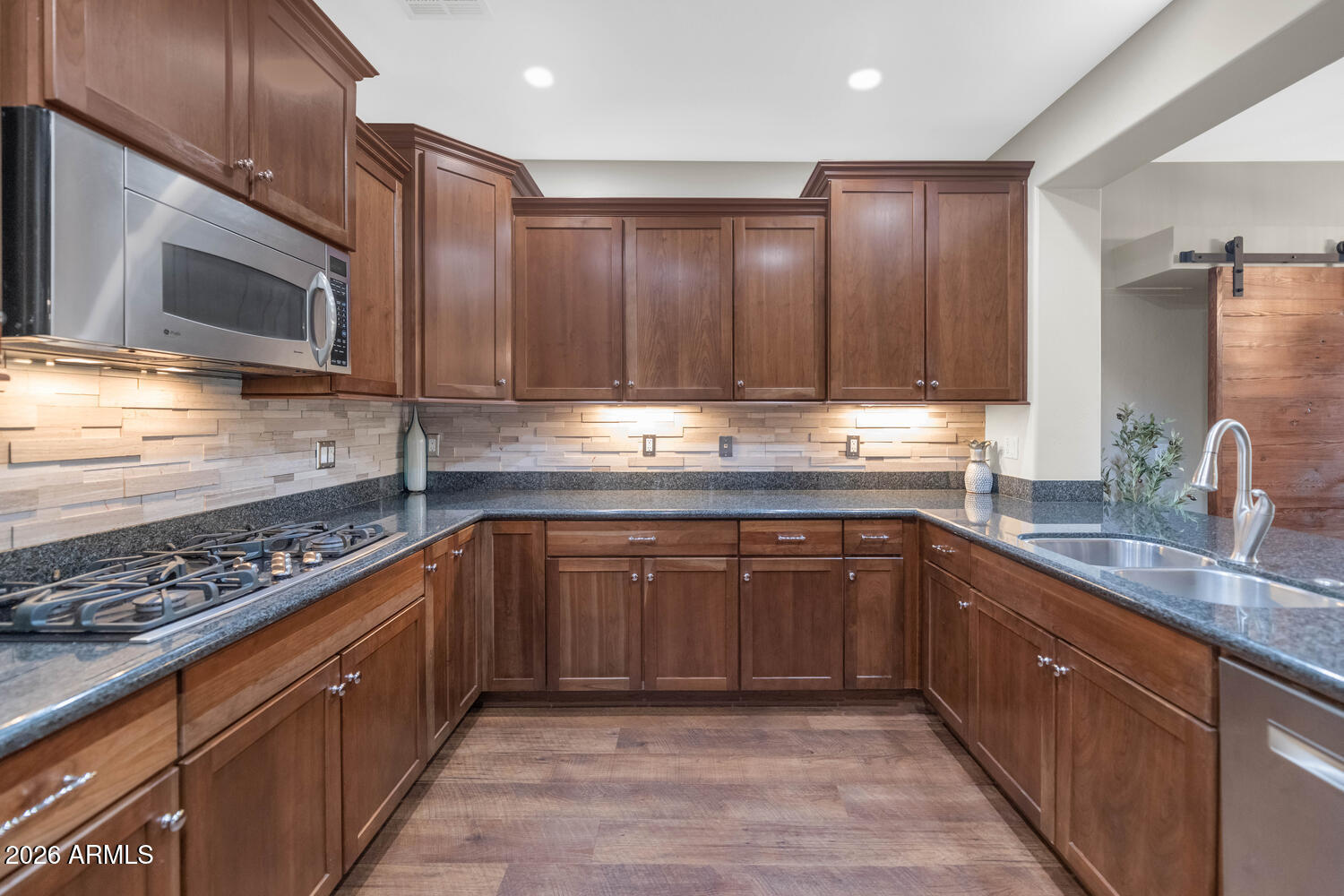 3911 E Cat Balue Drive