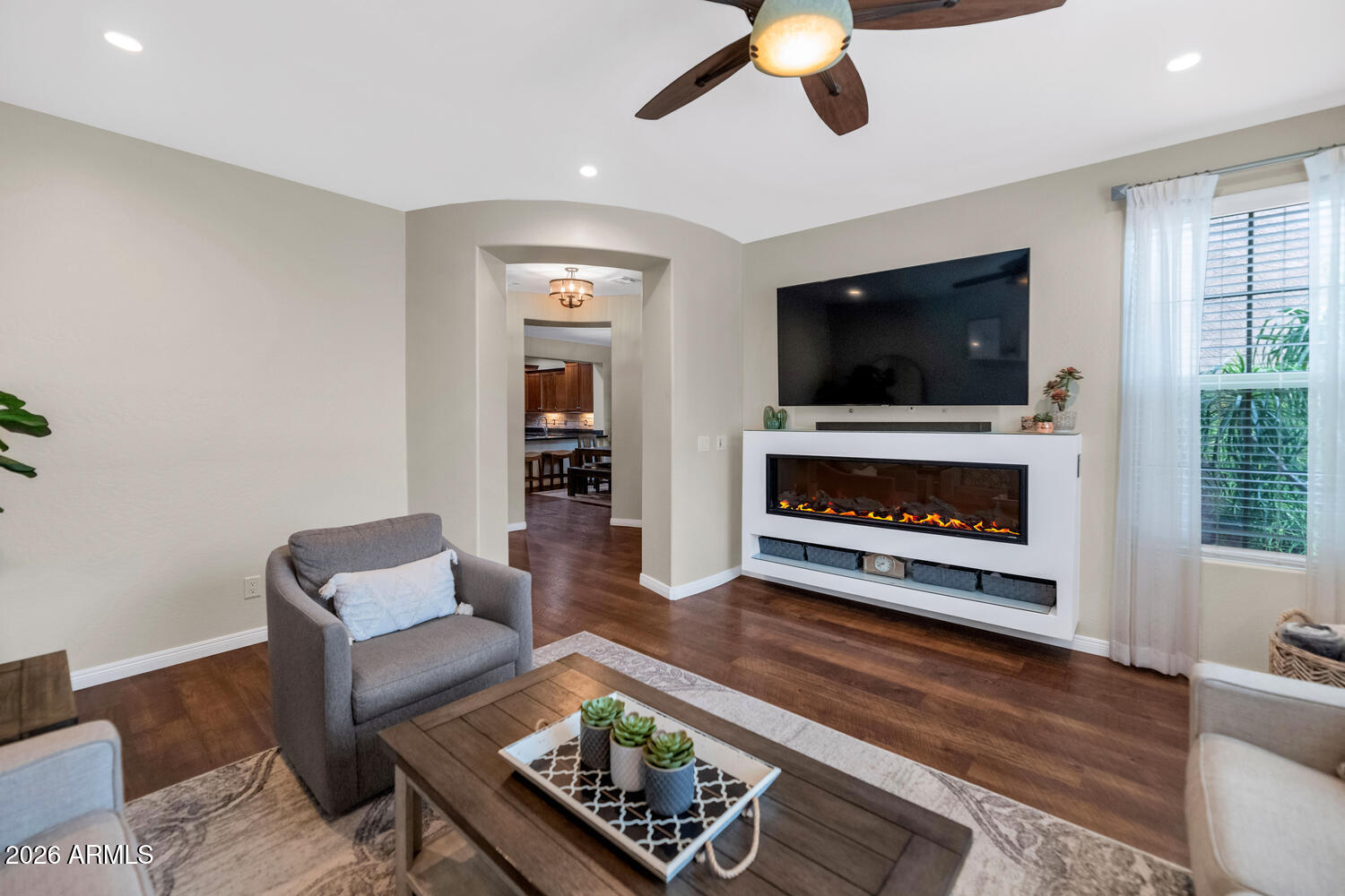 3911 E Cat Balue Drive