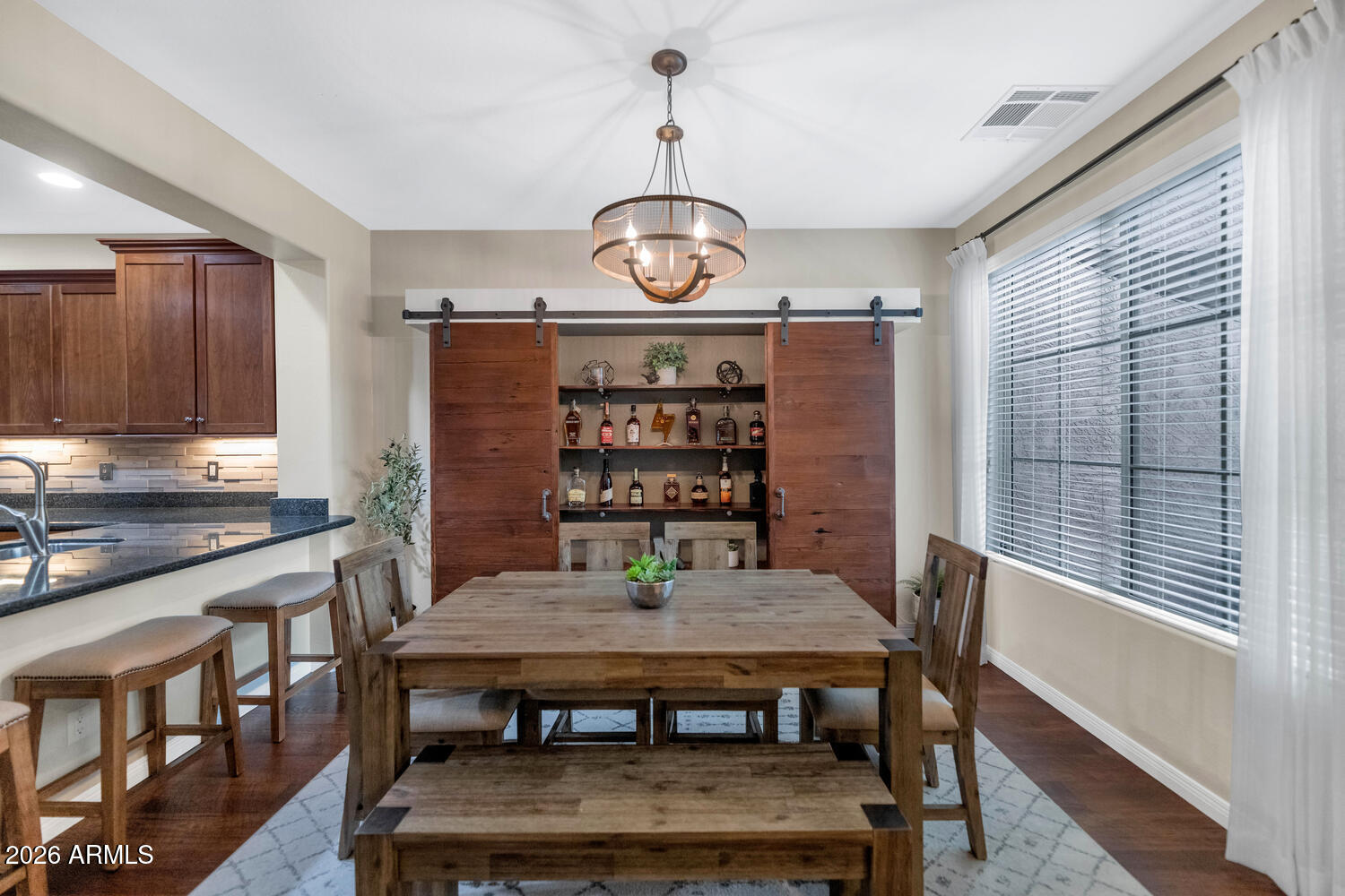 3911 E Cat Balue Drive